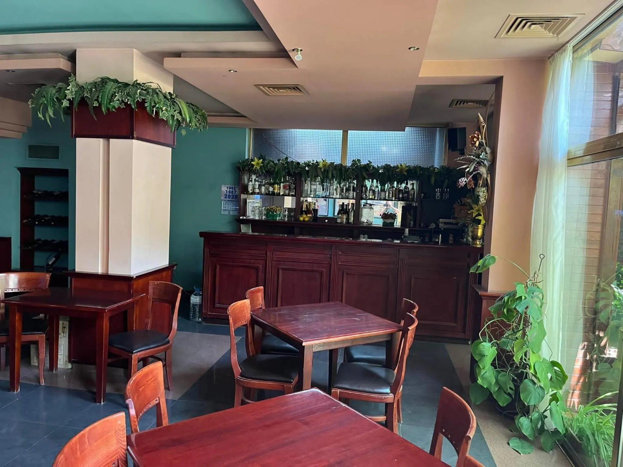 Restaurant/places to eat in HOTEL KREDO