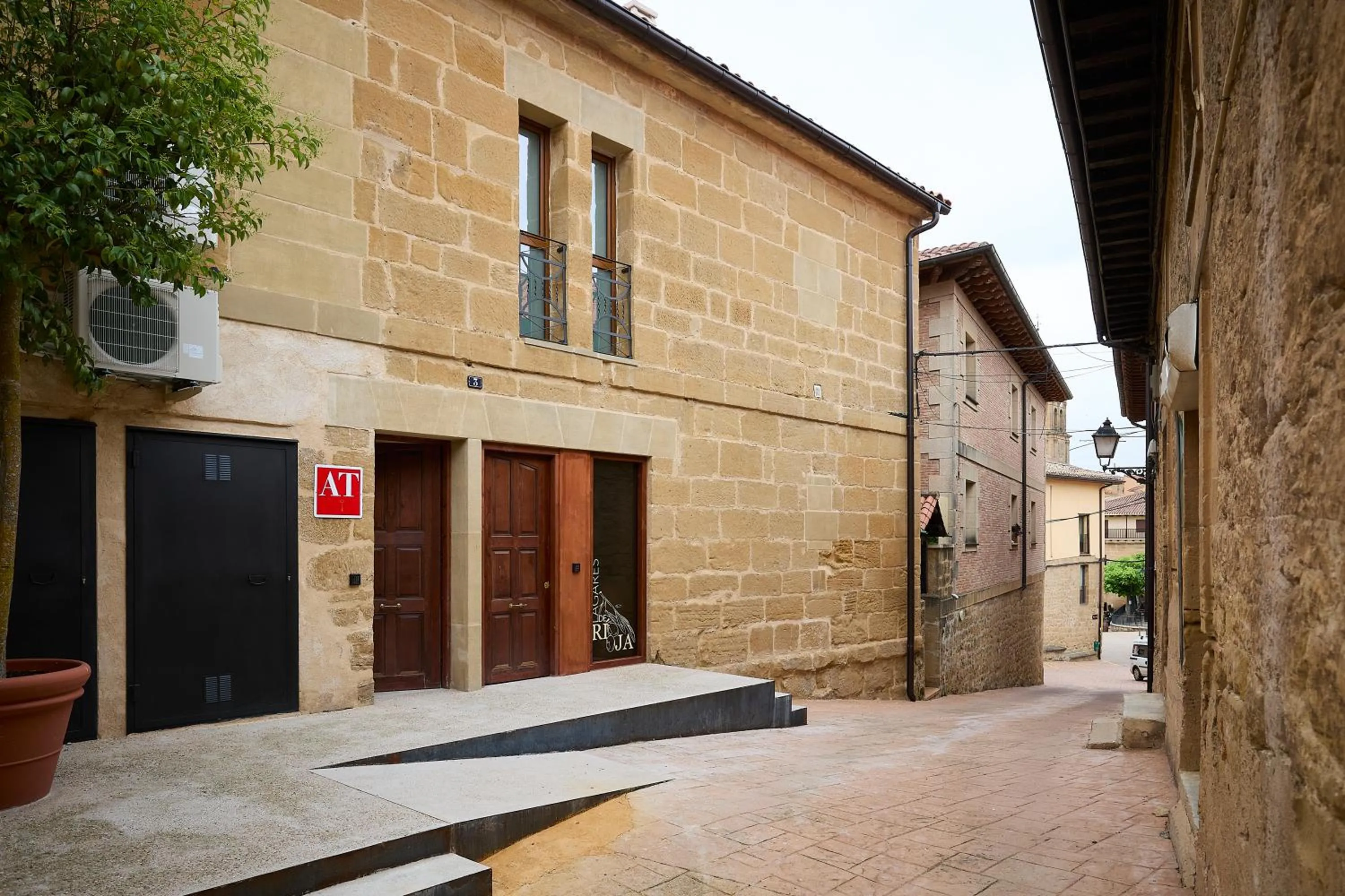 Property building in Lagares de Riooja-Briñas