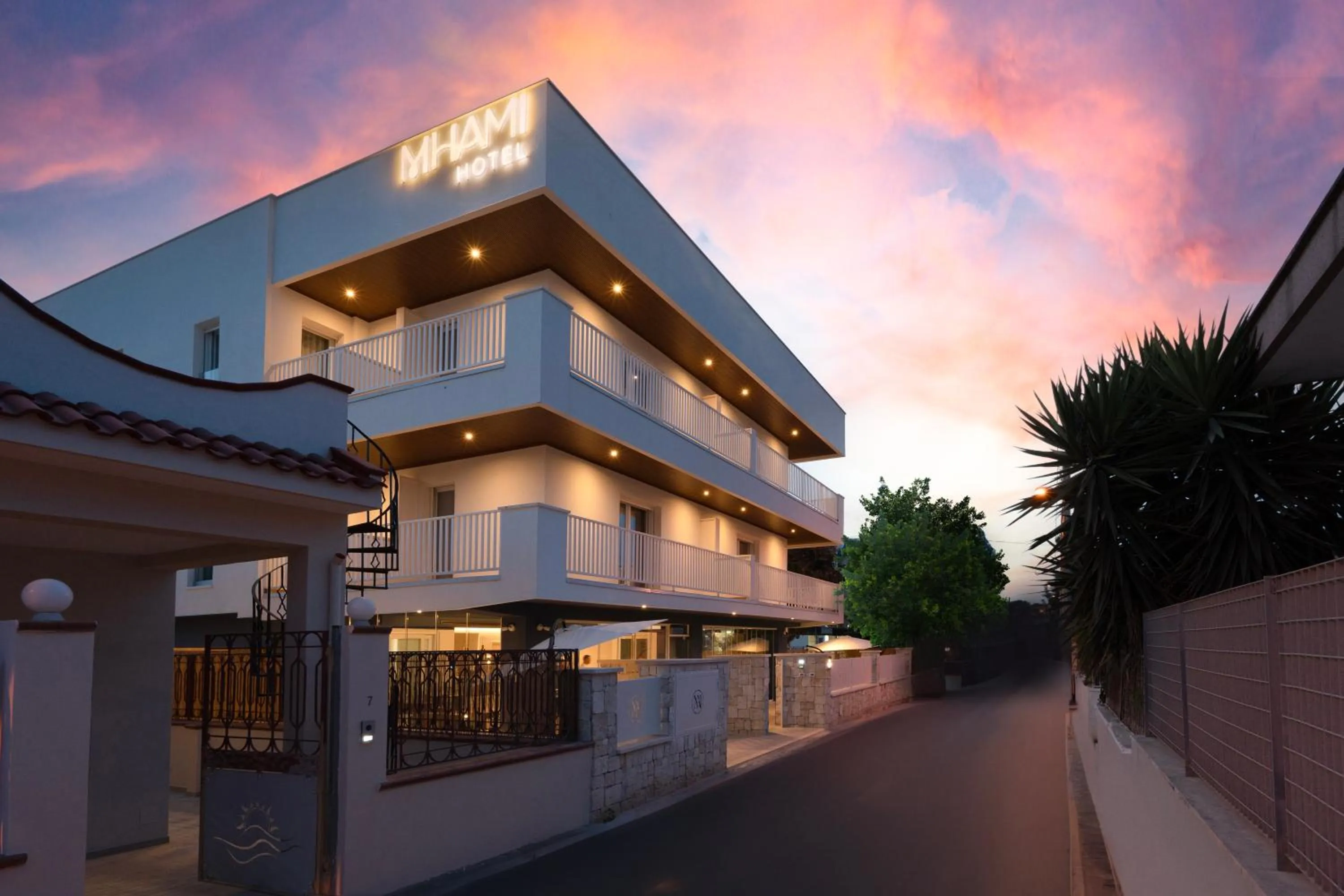 Sunrise in Hotel Mhami