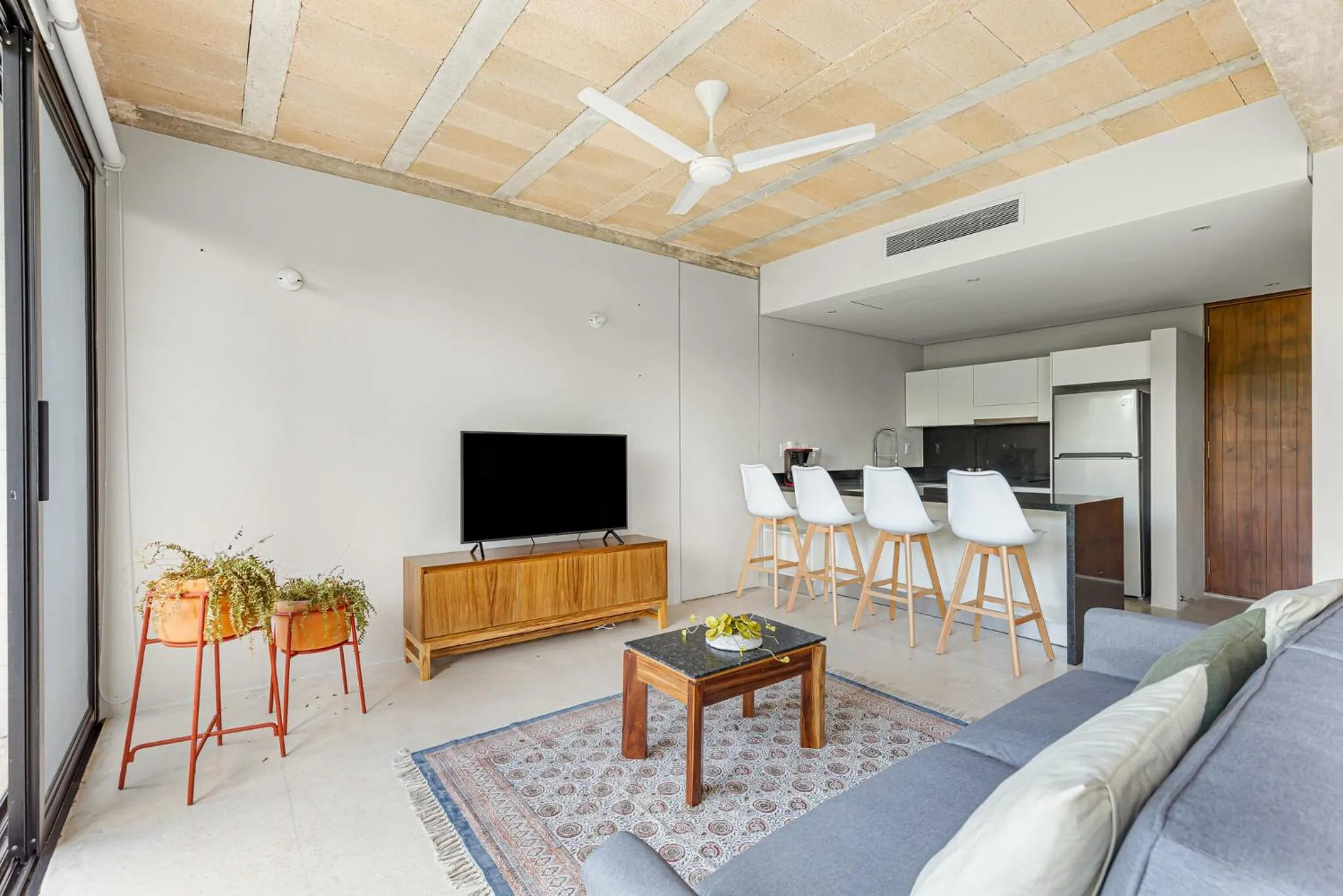 Communal lounge/ TV room in Sophisticated - Large Loft With Pool