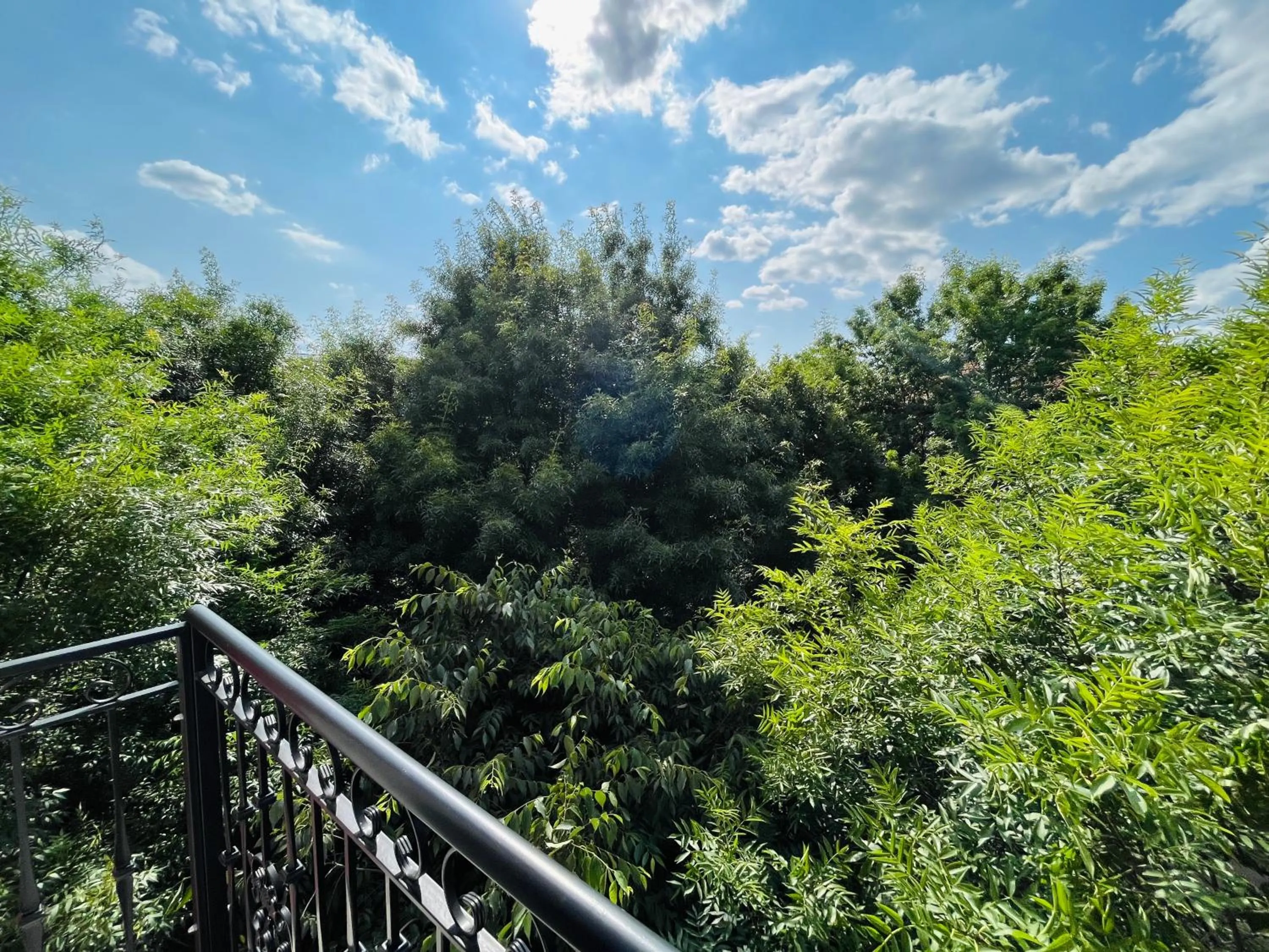 Apart-Hotels-Sofia, AHS