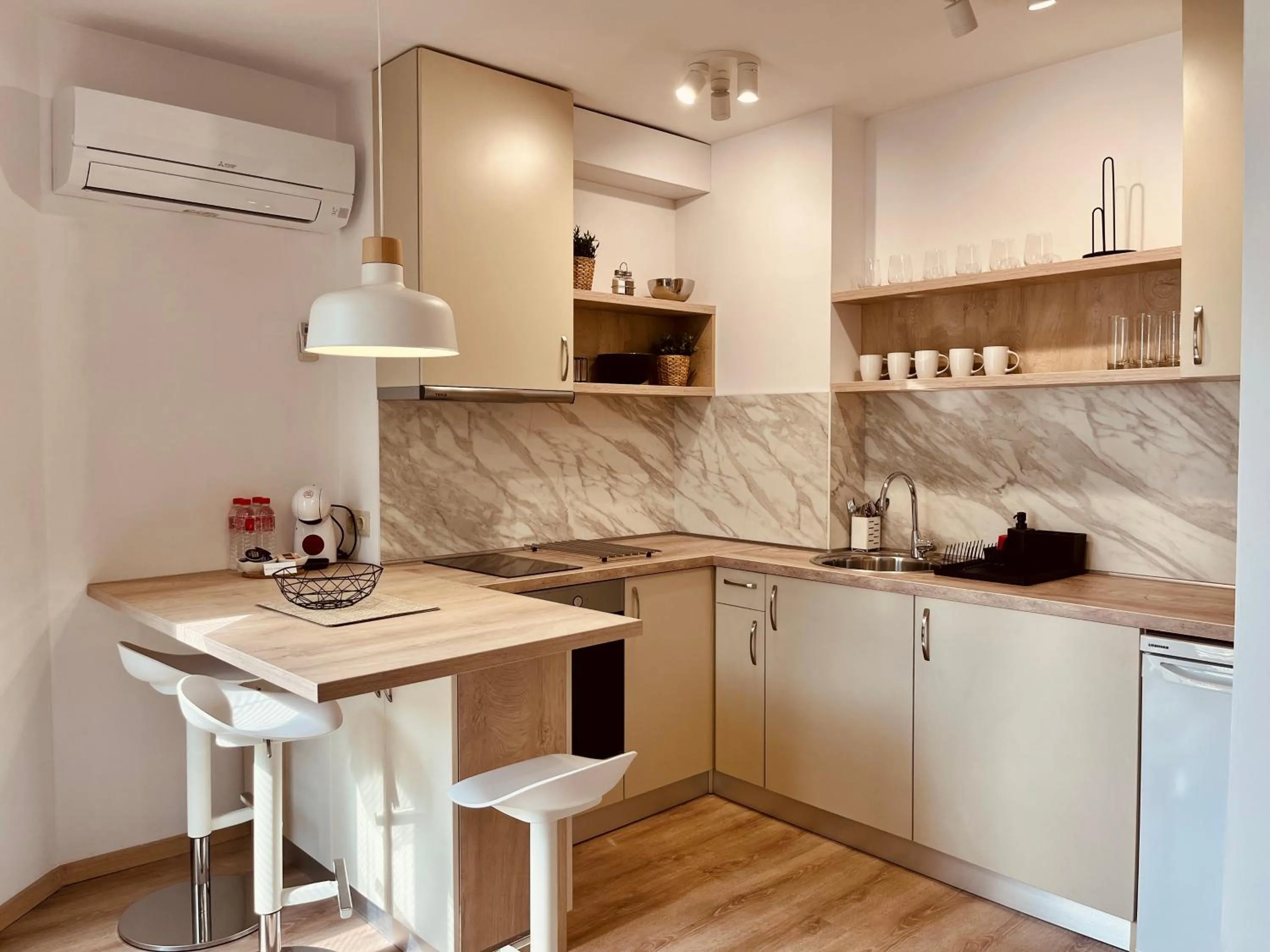 Apart-Hotels-Sofia, AHS