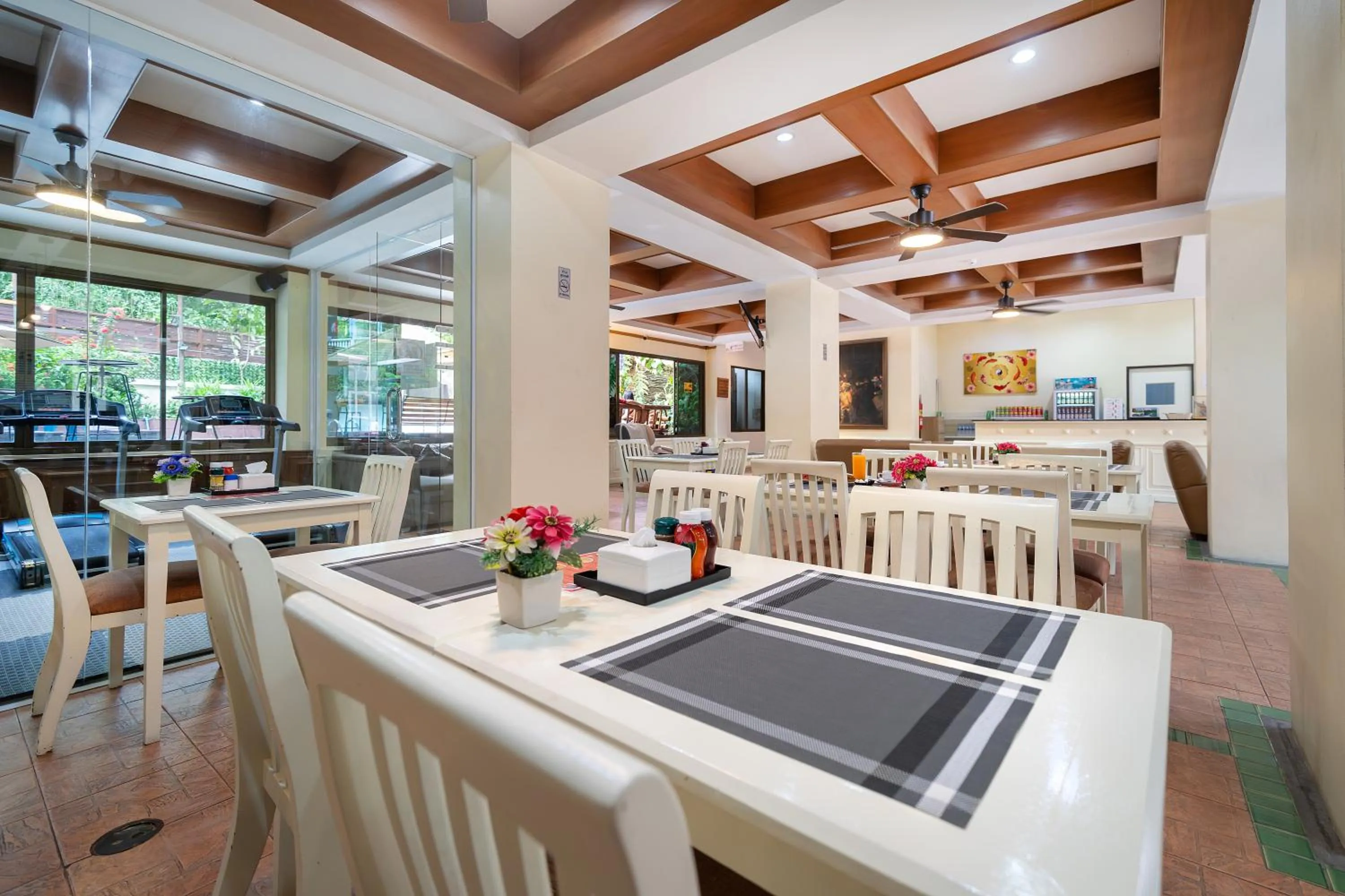 Restaurant/places to eat in Patong Central Residence & Apartment