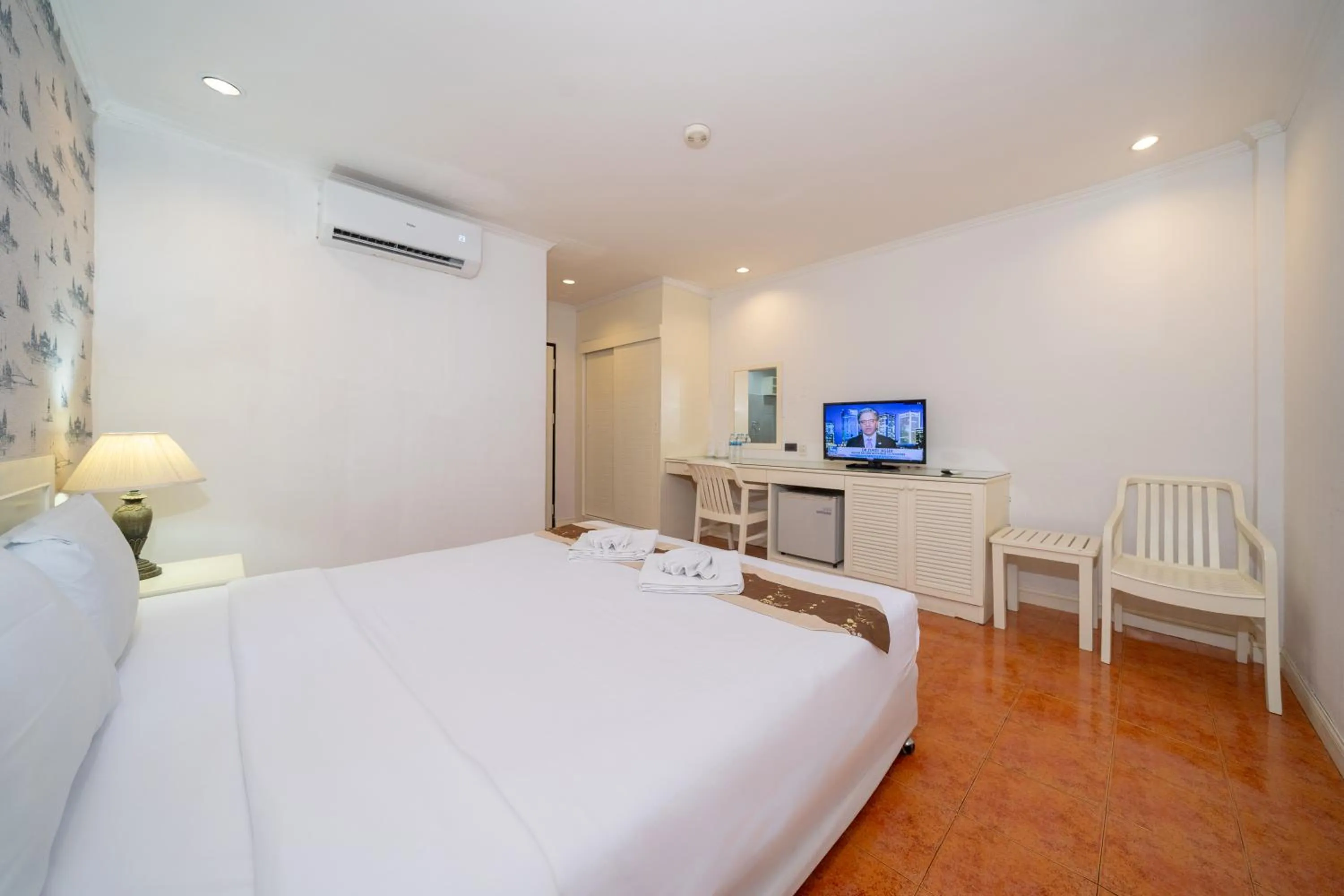 Bed in Patong Central Residence & Apartment
