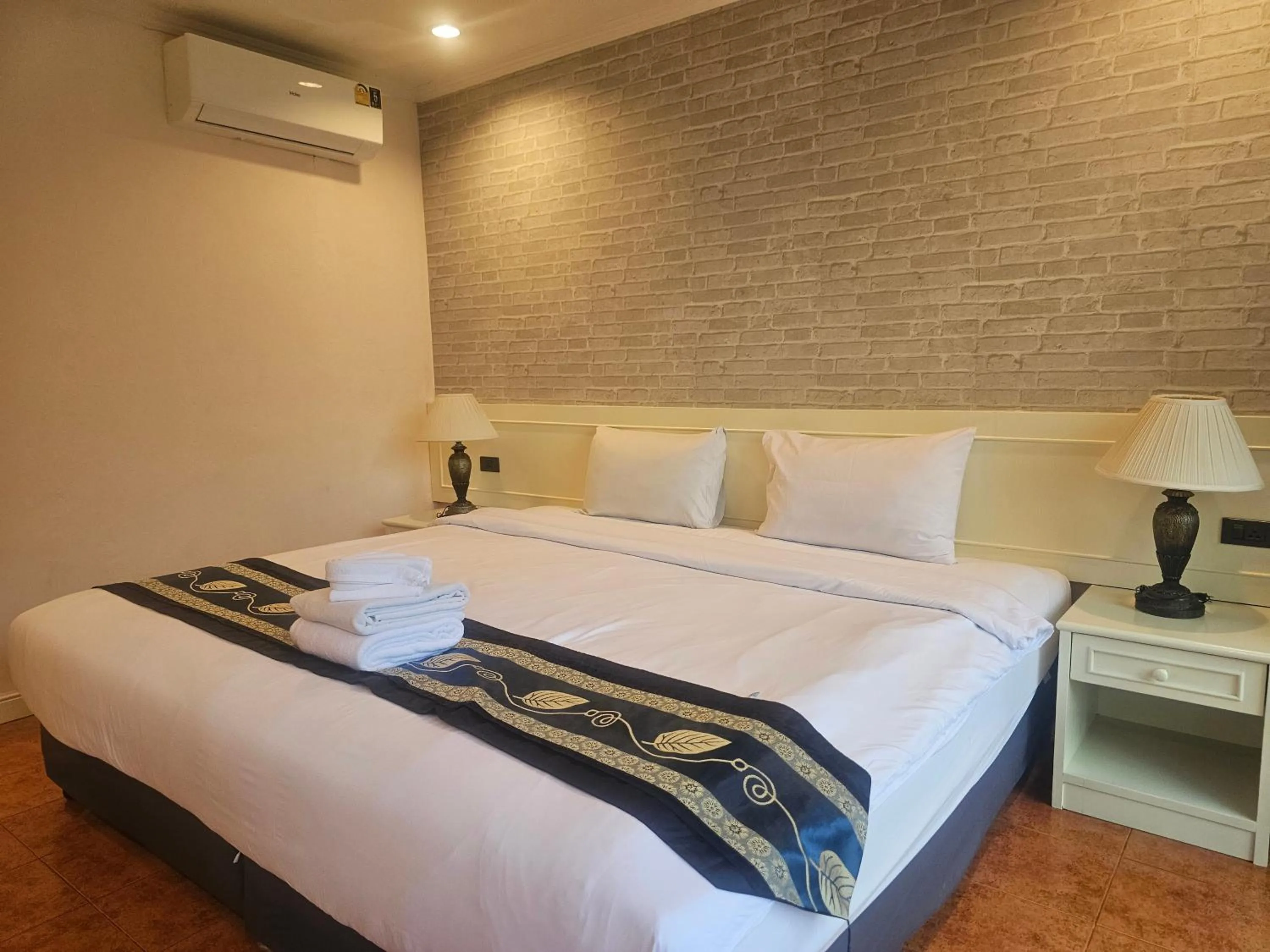 Bed in Patong Central Residence & Apartment