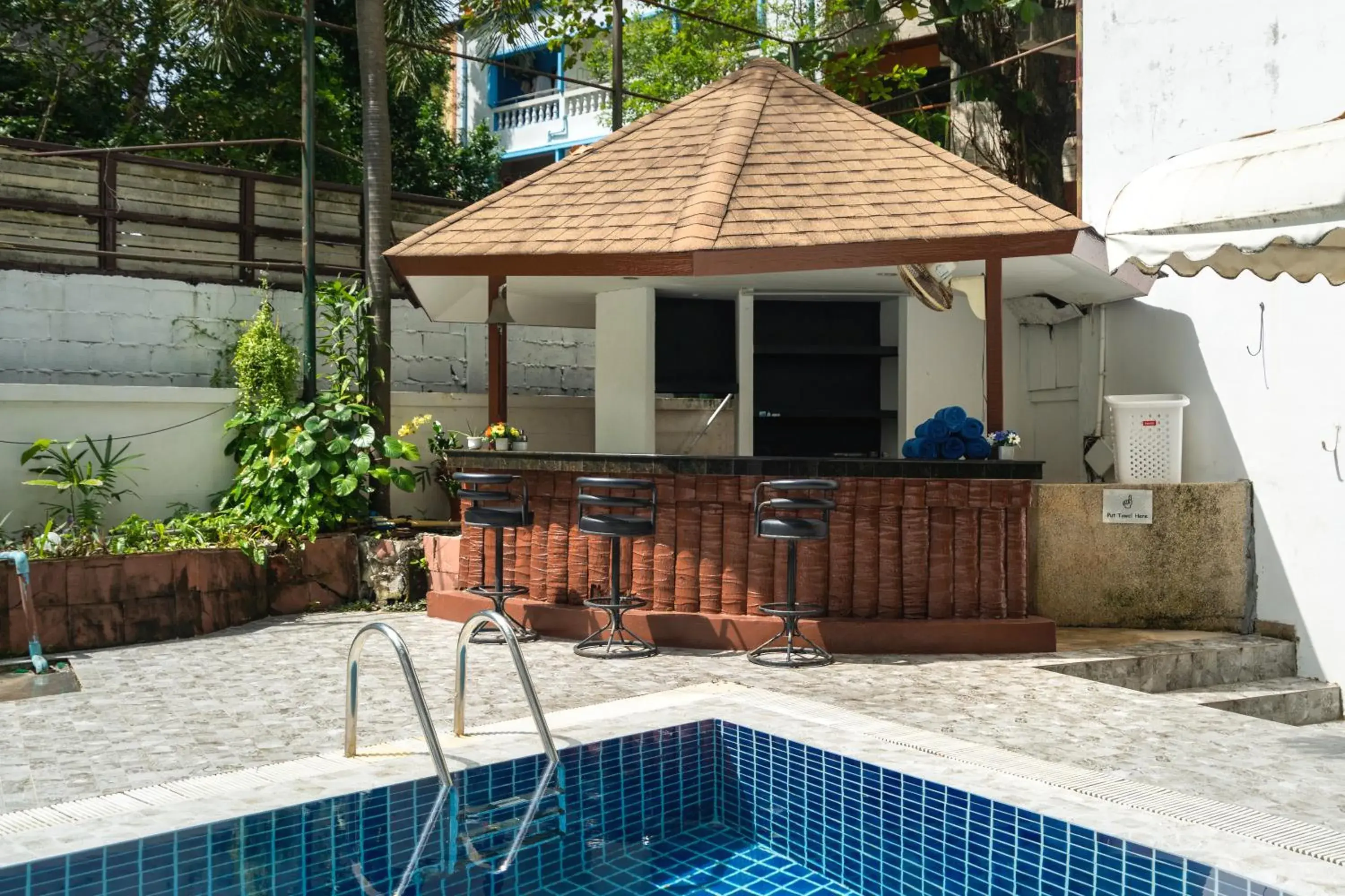 Swimming pool in Patong Central Residence & Apartment Swimming pool in Patong Central Residence & Apartment