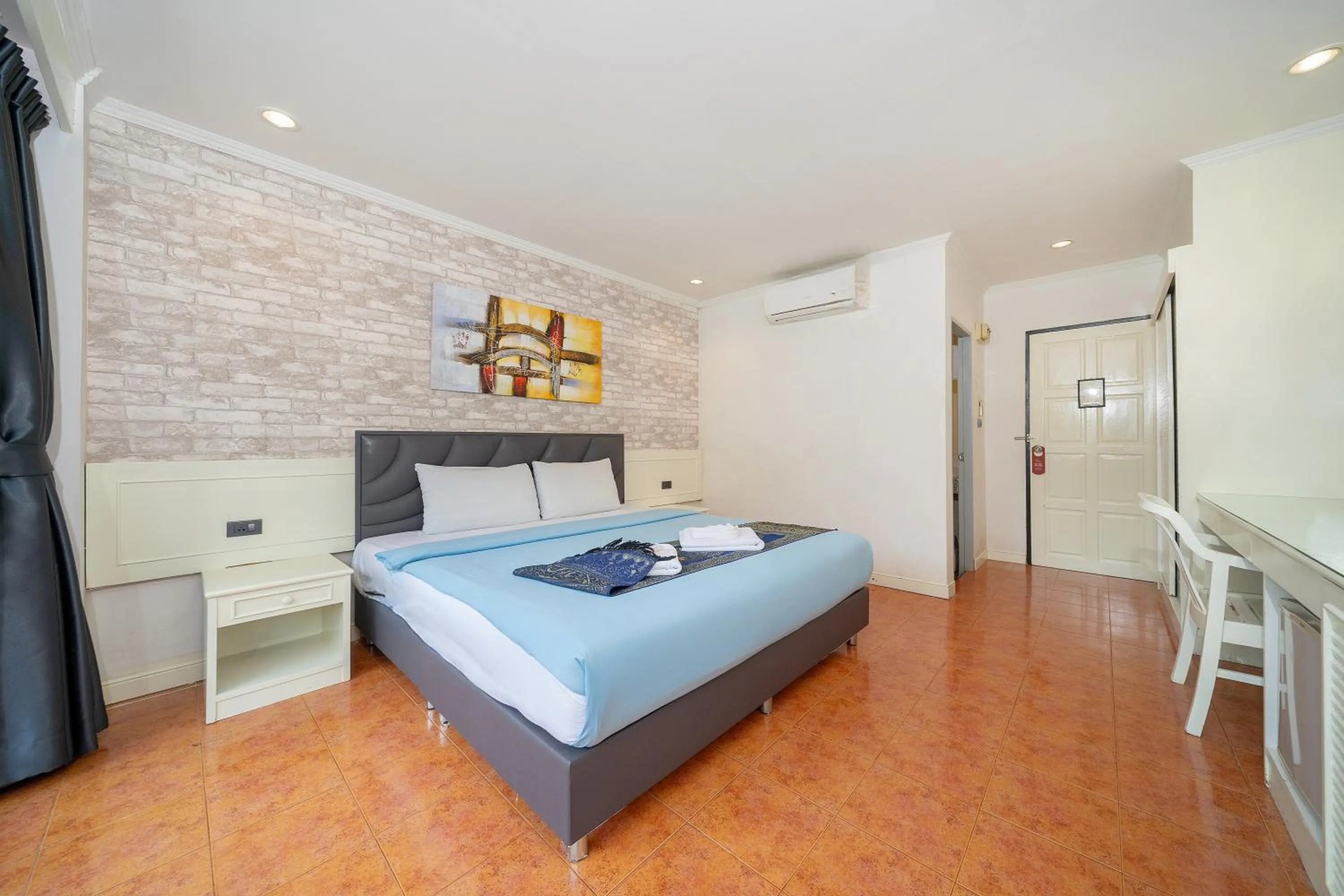 Bed in Patong Central Residence & Apartment