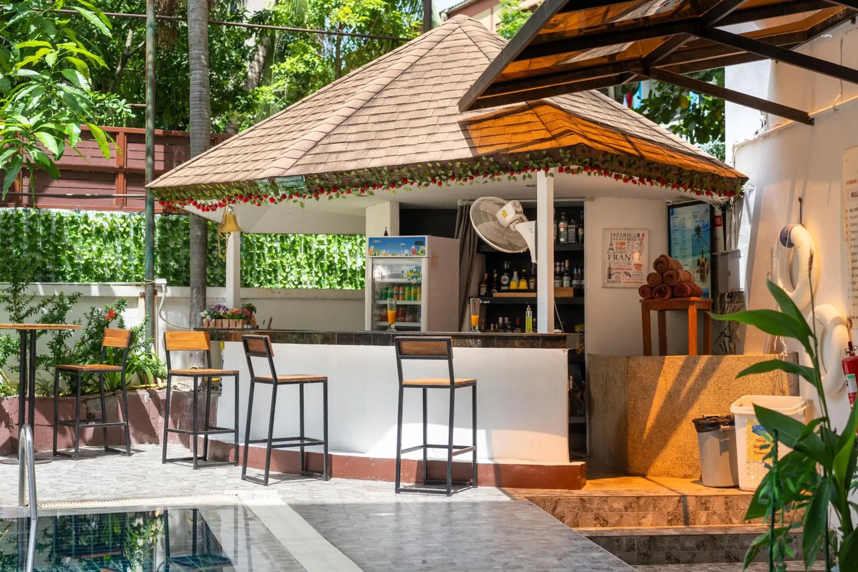 Lounge or bar in Patong Central Residence & Apartment Lounge or bar in Patong Central Residence & Apartment