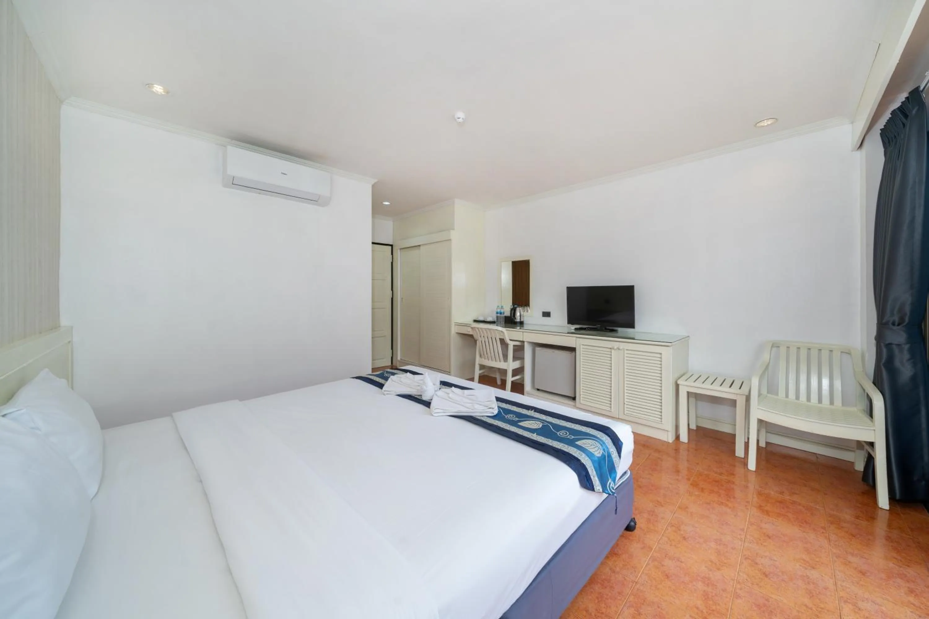 Bed in Patong Central Residence & Apartment