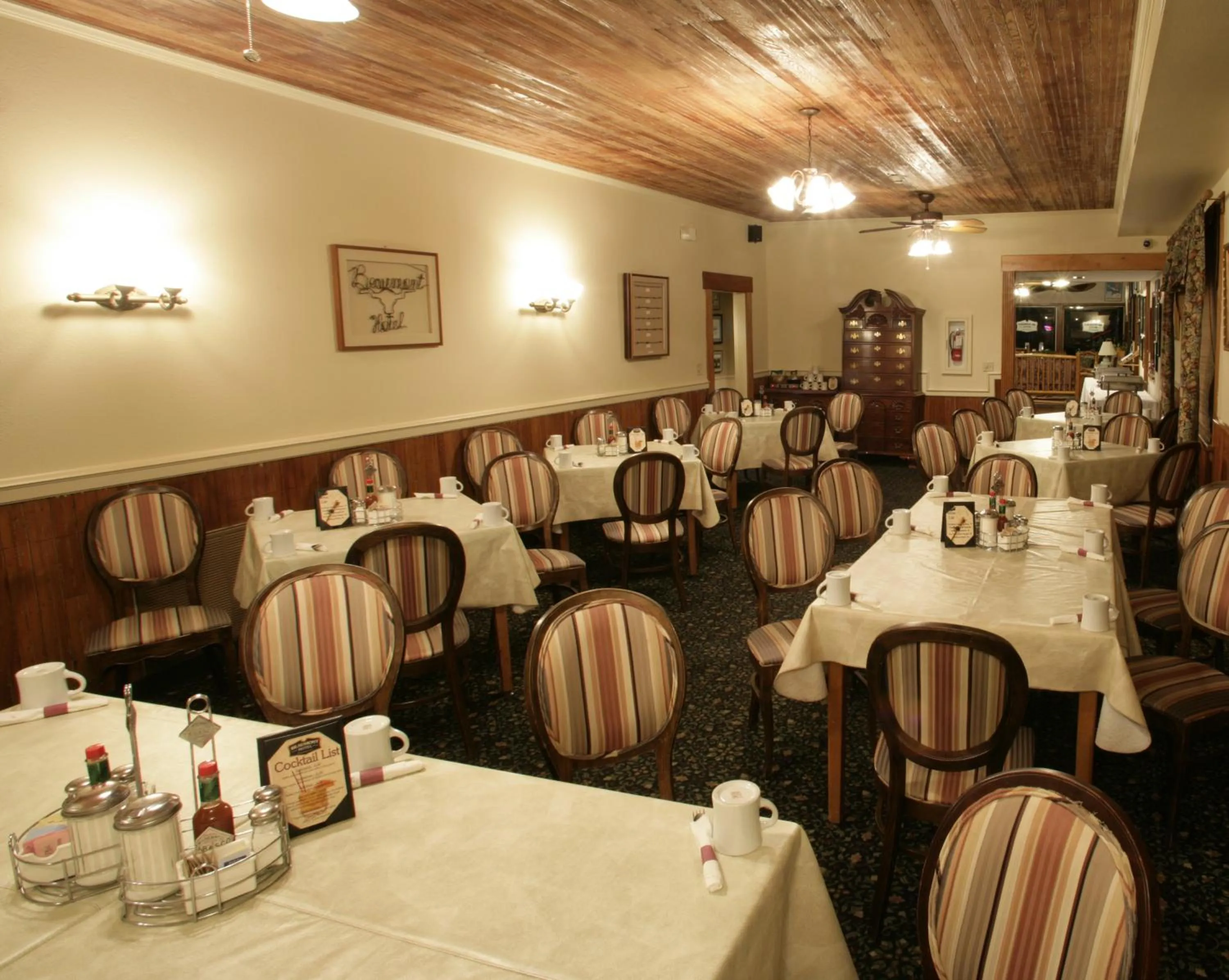 Restaurant/places to eat in Beaumont Hotel