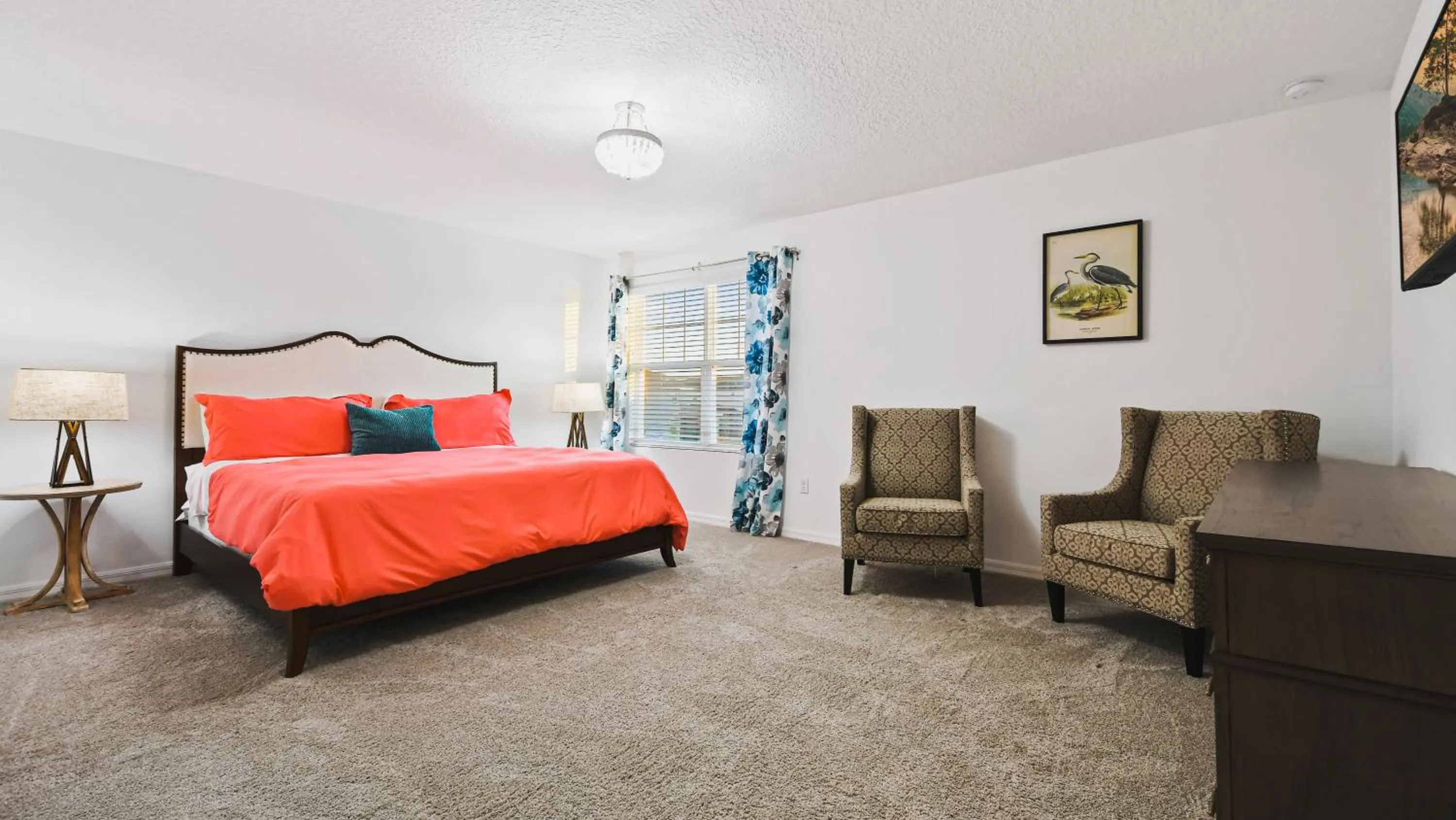Bed in Relaxing Oasis, Pool & Spa, Minutes from Disney
