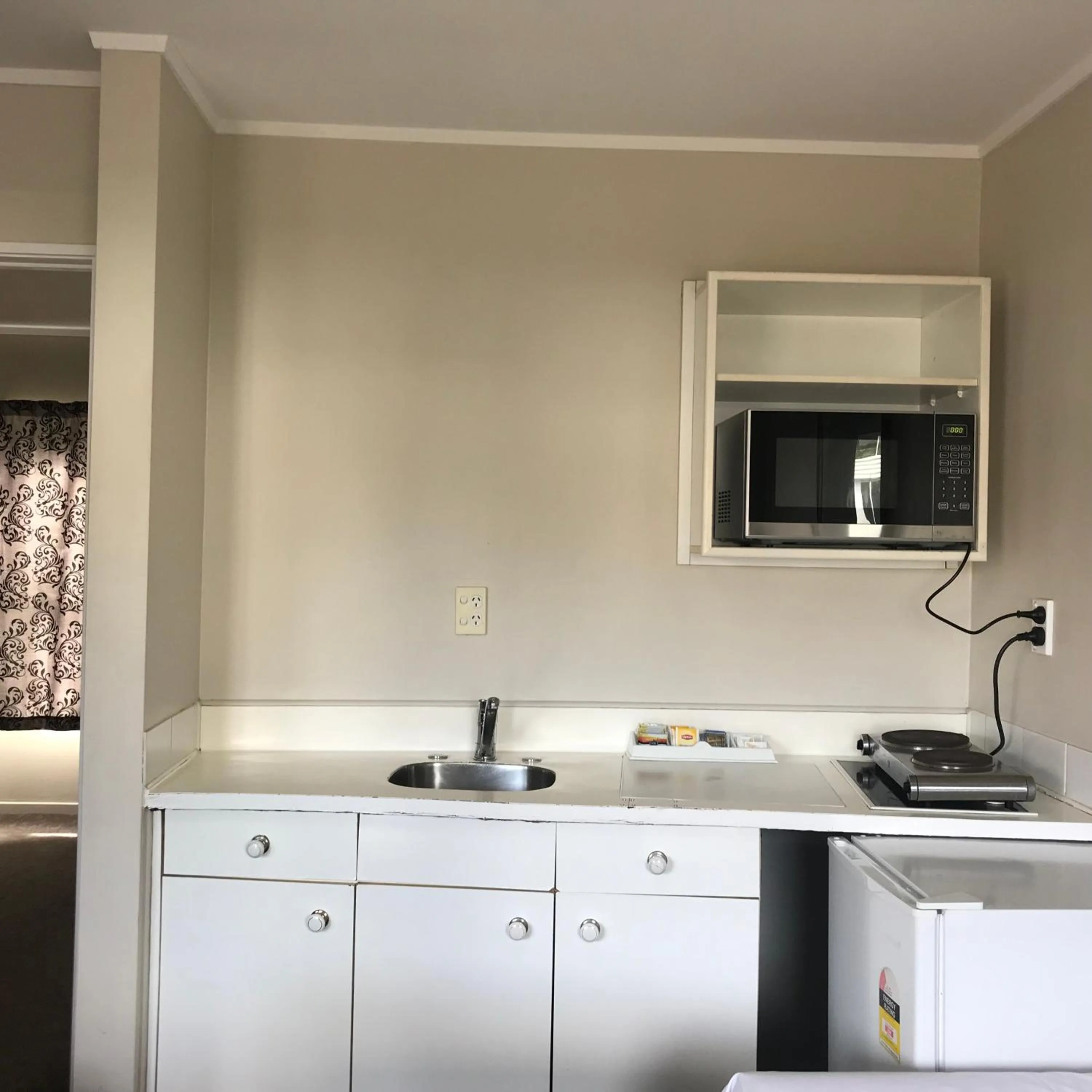 Kitchen/Kitchenette in Motel 80