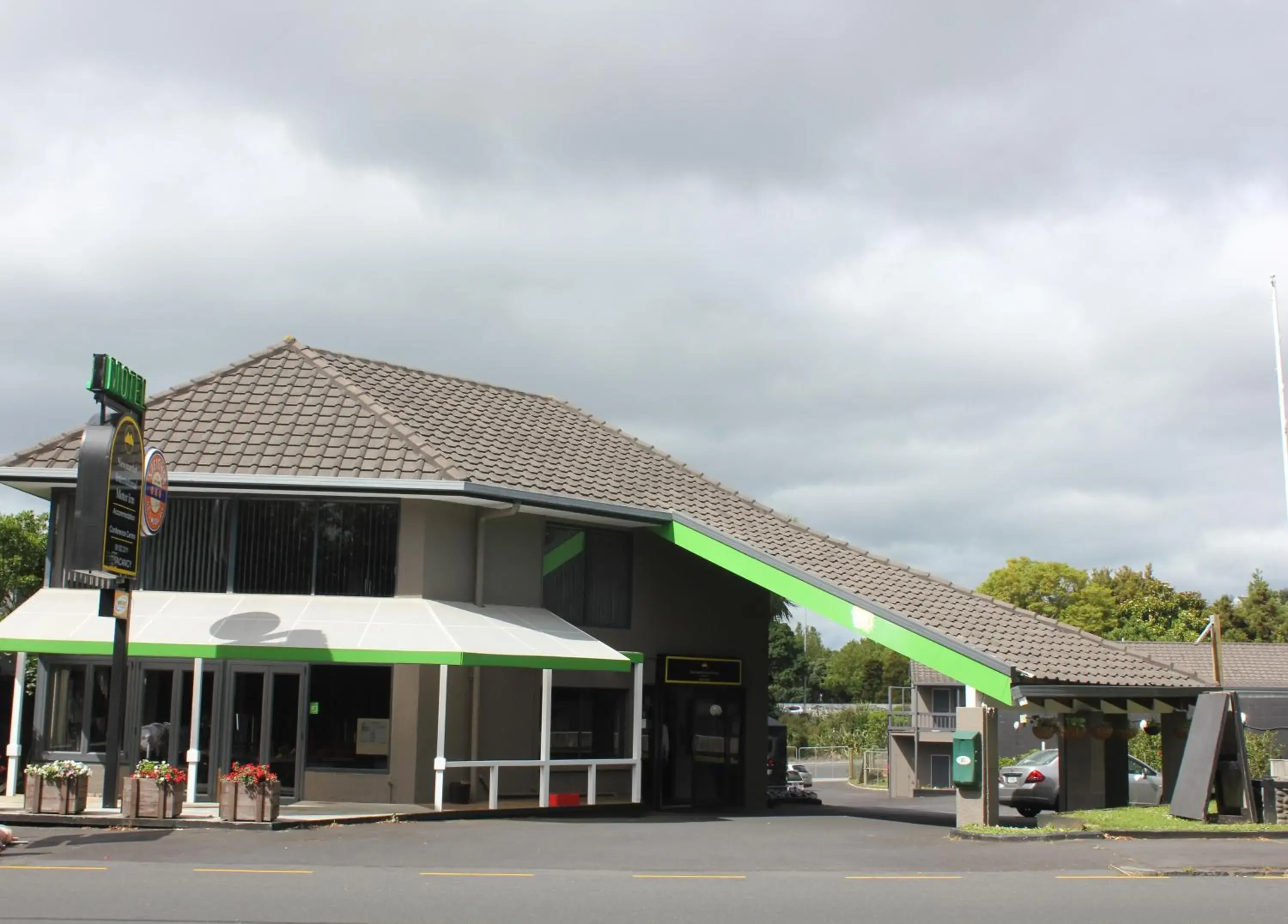 Street view, Property Building in Motel 80