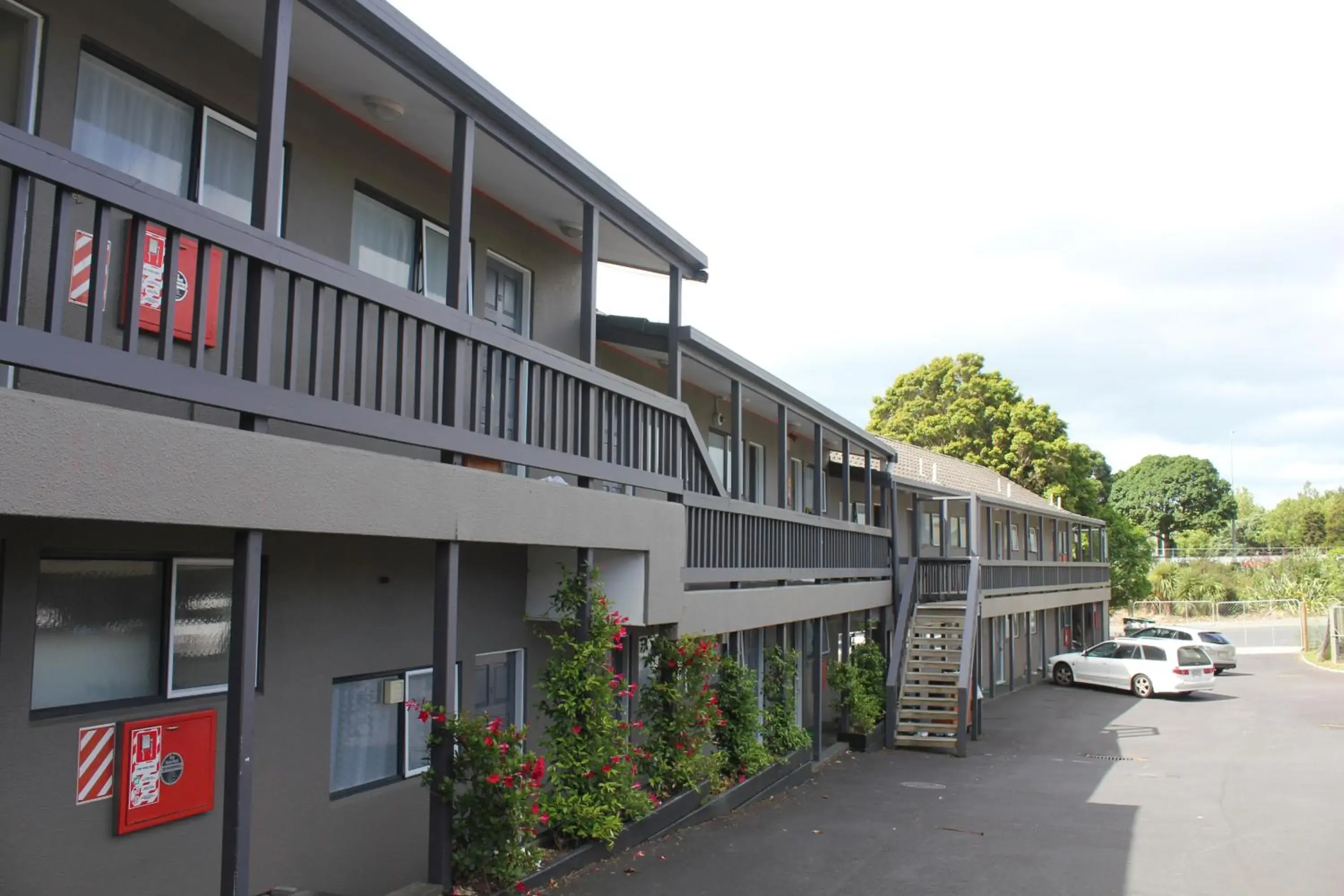 Property Building in Motel 80