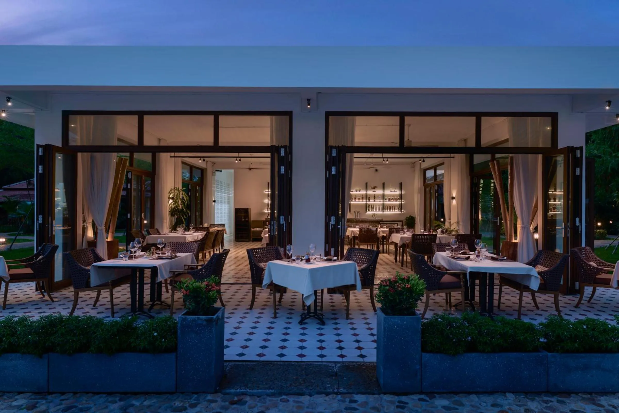 Restaurant/places to eat in Samanea Beach Resort & Spa