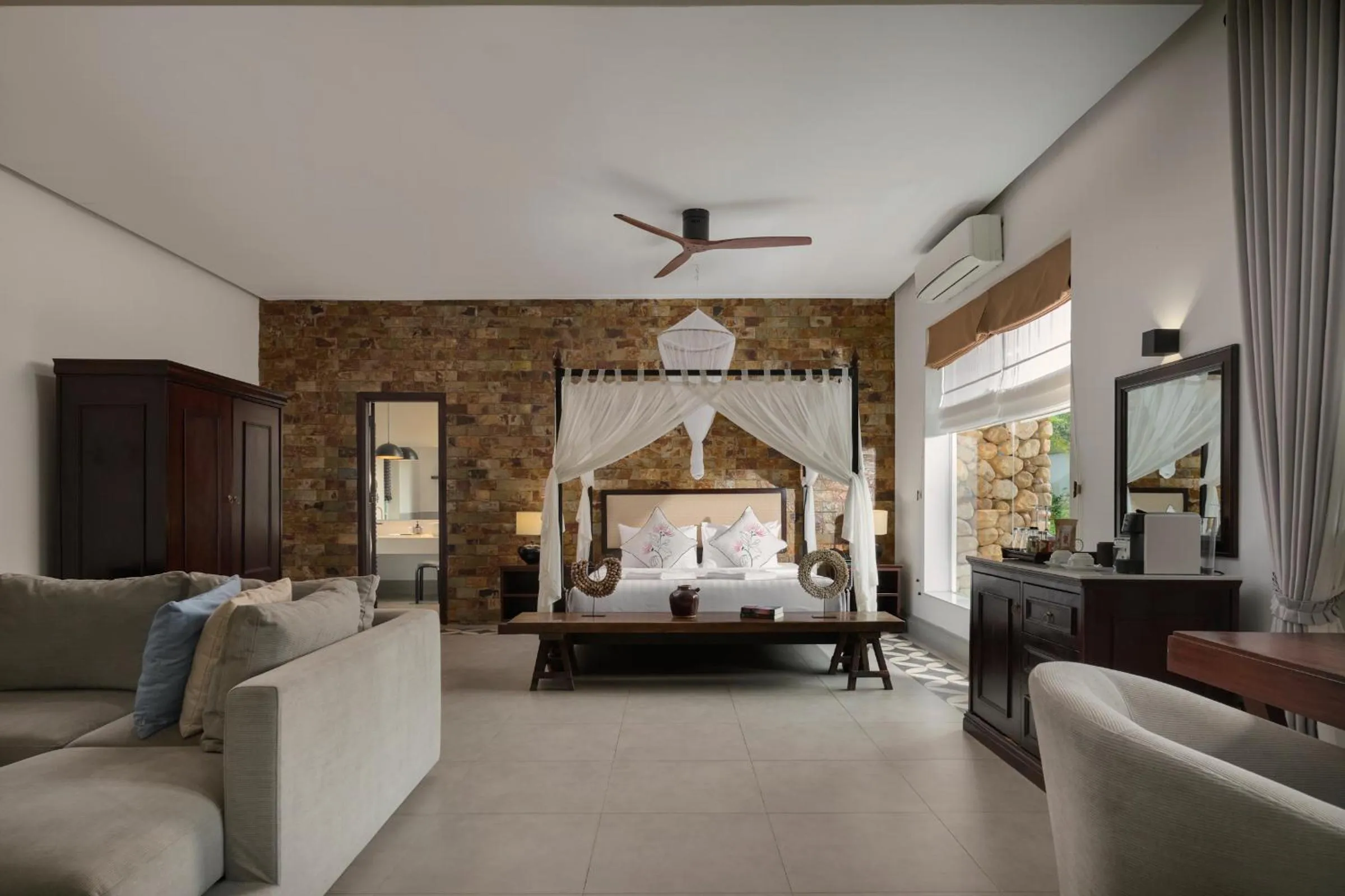 Photo of the whole room, Bed in Samanea Beach Resort & Spa