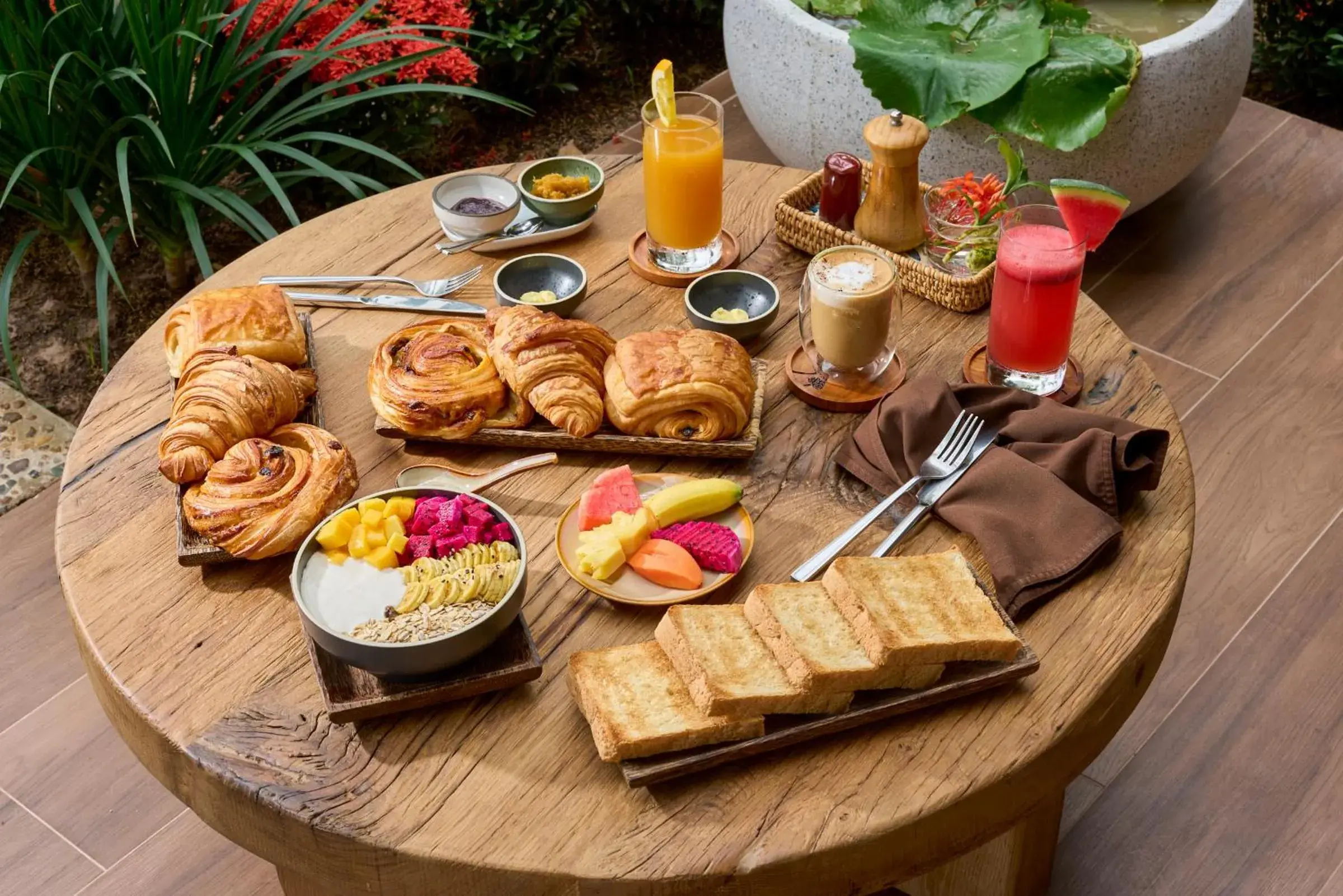 Breakfast in Samanea Beach Resort & Spa Breakfast in Samanea Beach Resort & Spa