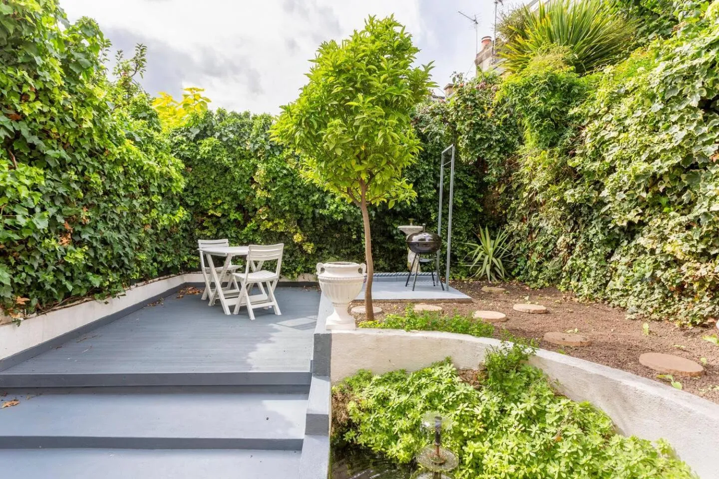Stylish Ground Floor Garden Flat nr Central London