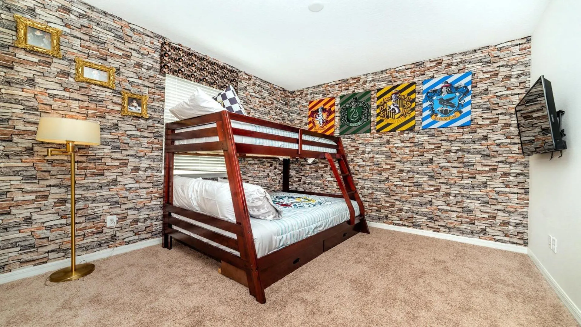 Bed in Disney Getaway: Pool, Spa, Games, Great Locale