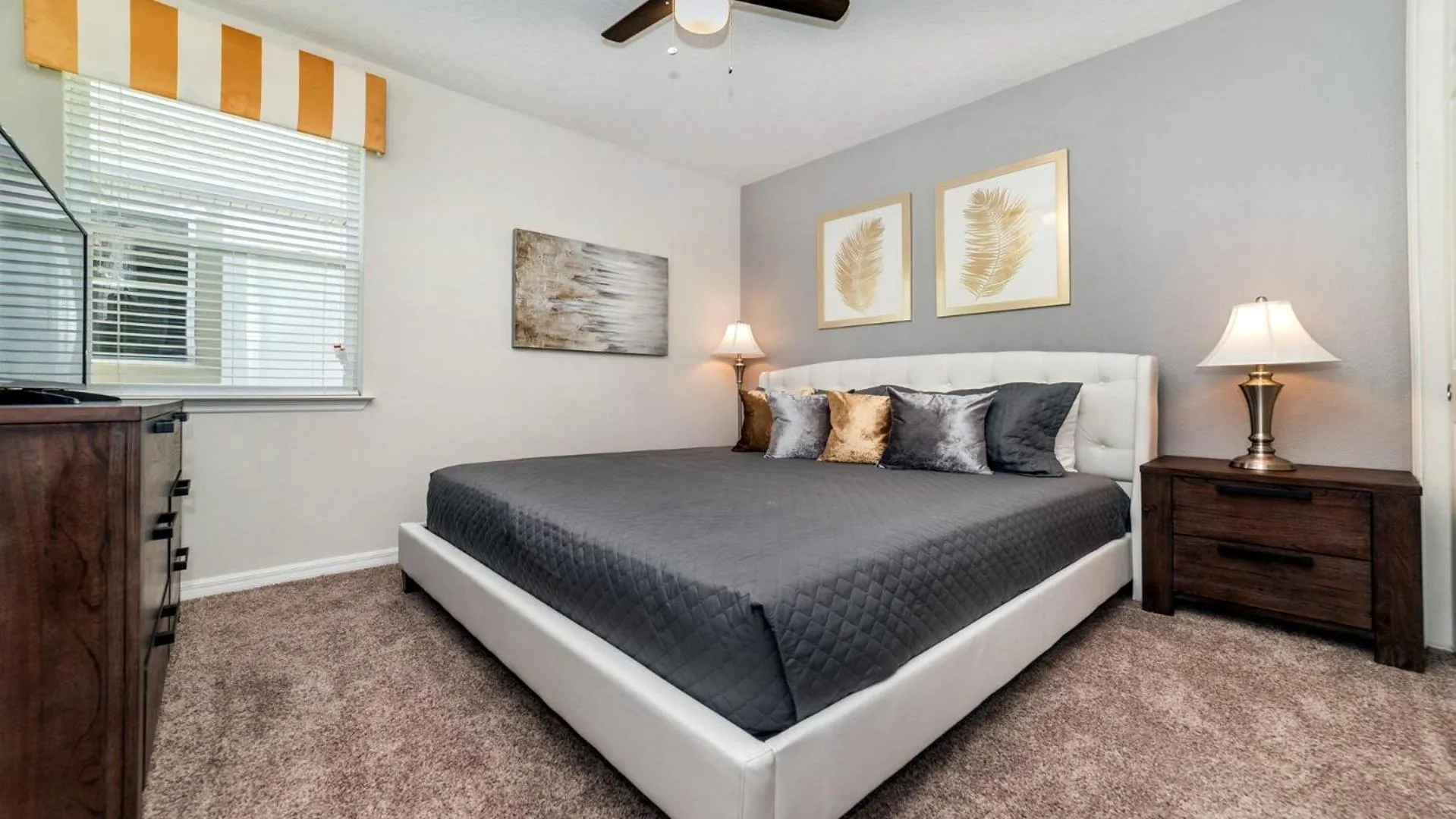 Bed in Disney Getaway: Pool, Spa, Games, Great Locale