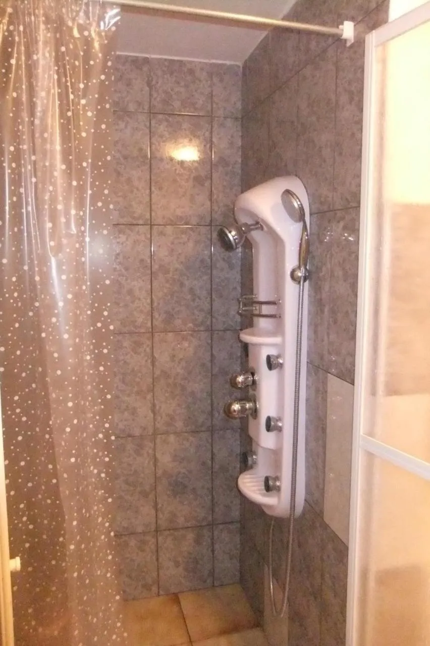 Shower in Chata Katka