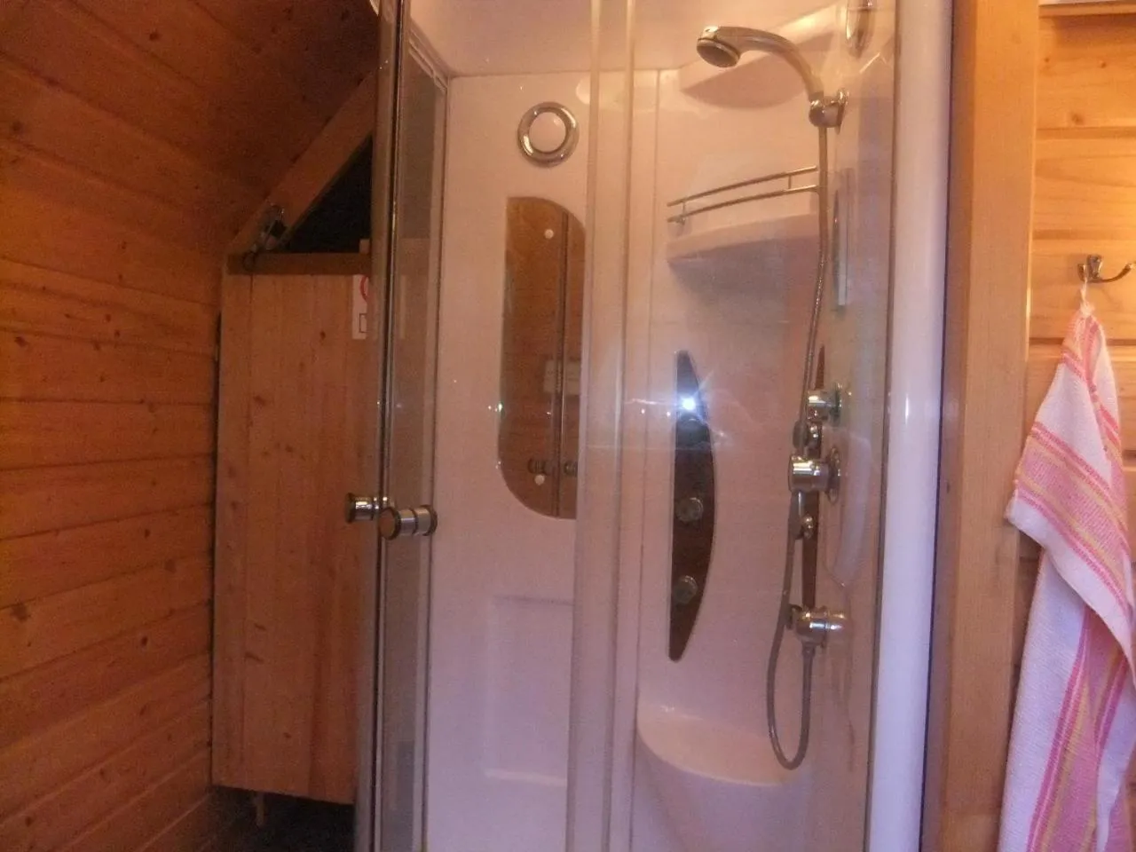 Shower in Chata Katka