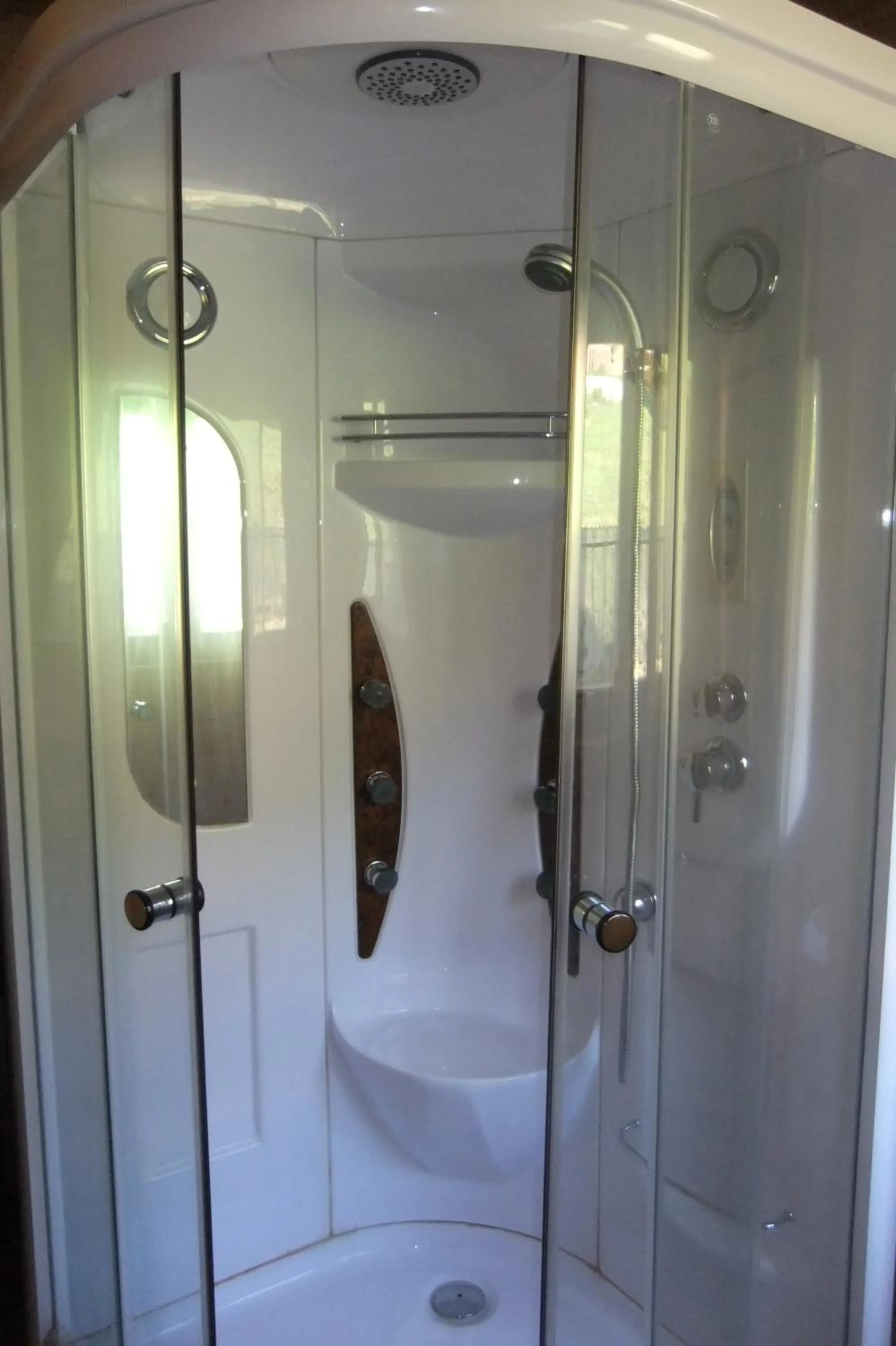 Shower in Chata Katka