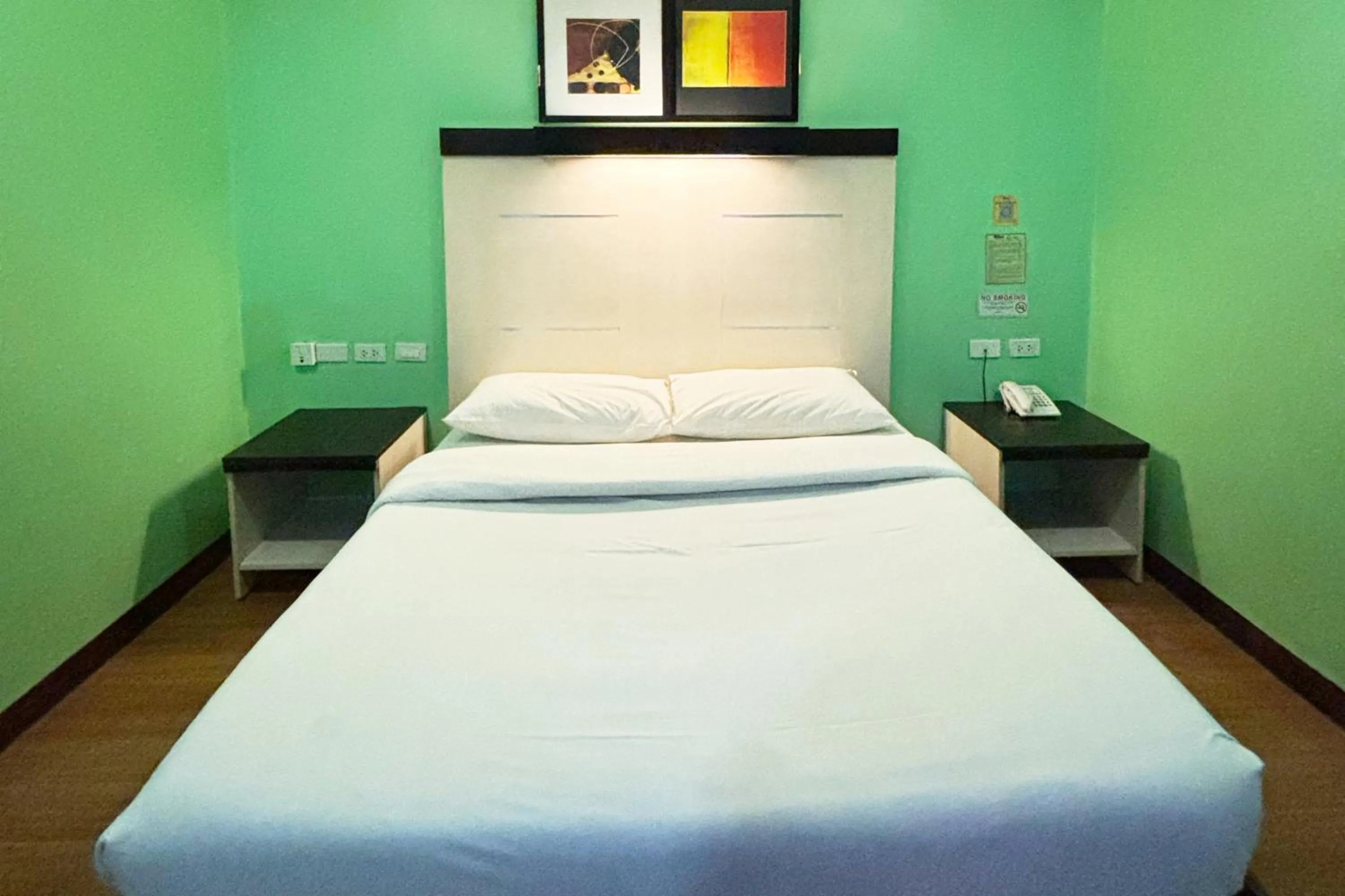 Bed in Sugbutel Family Hotel Cebu powered by Cocotel