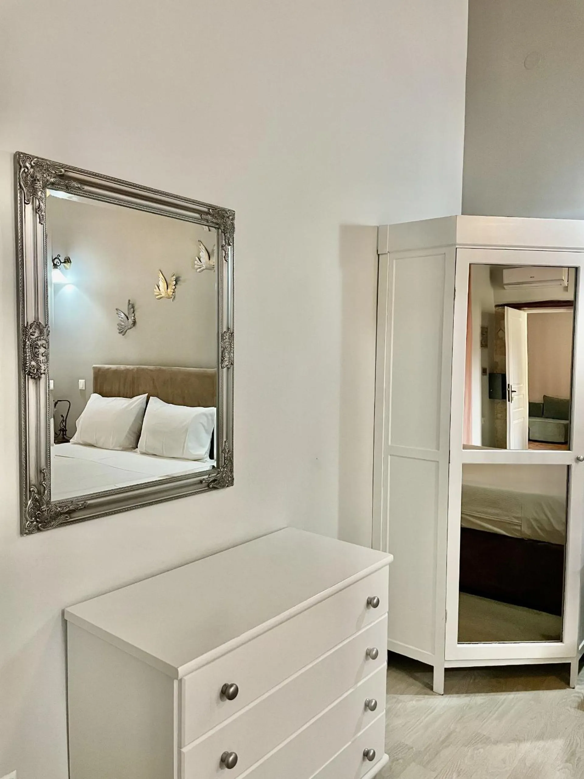 Bed in Erietta Suites