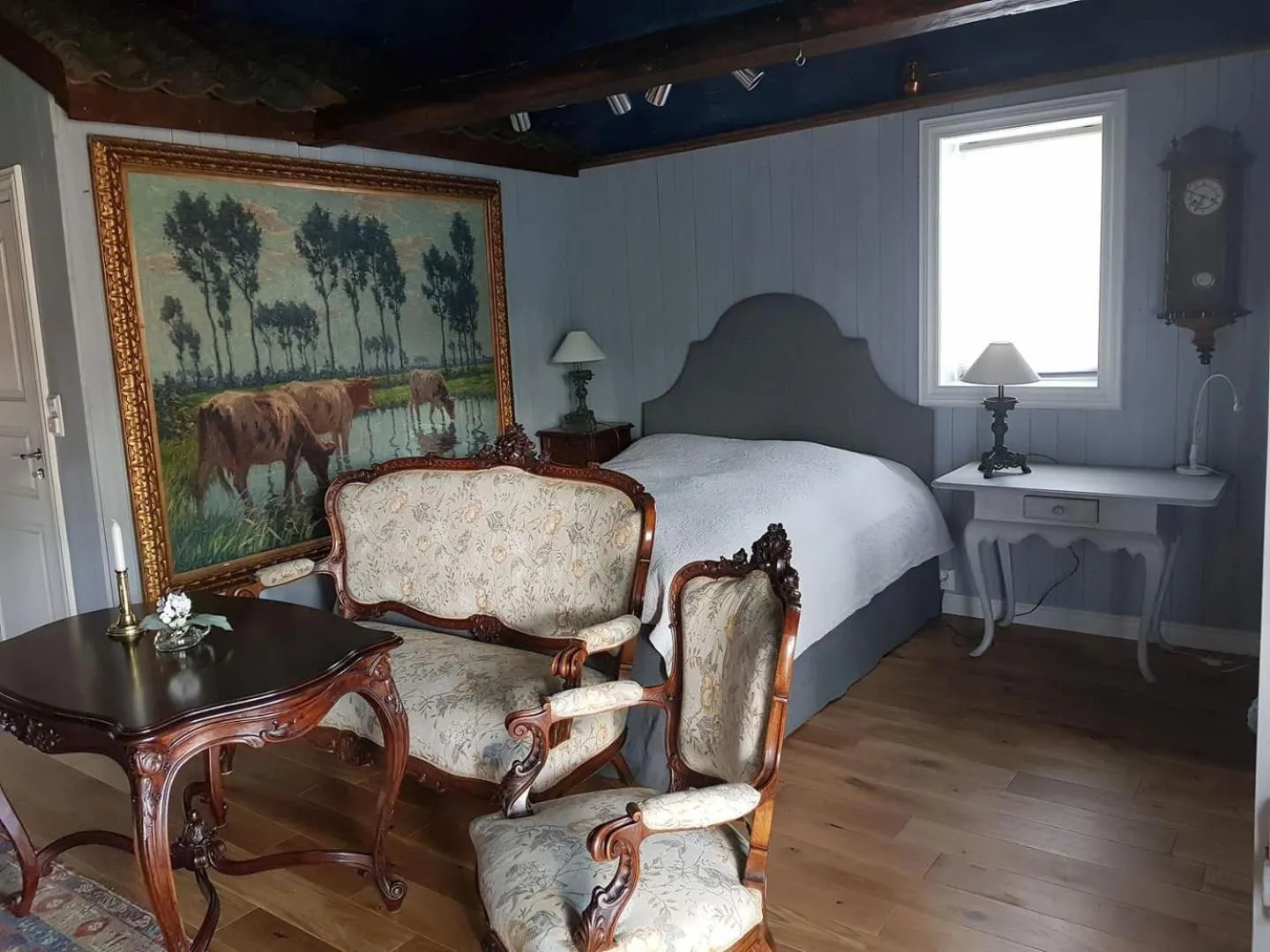 Seating area in Lysko Gjestegård