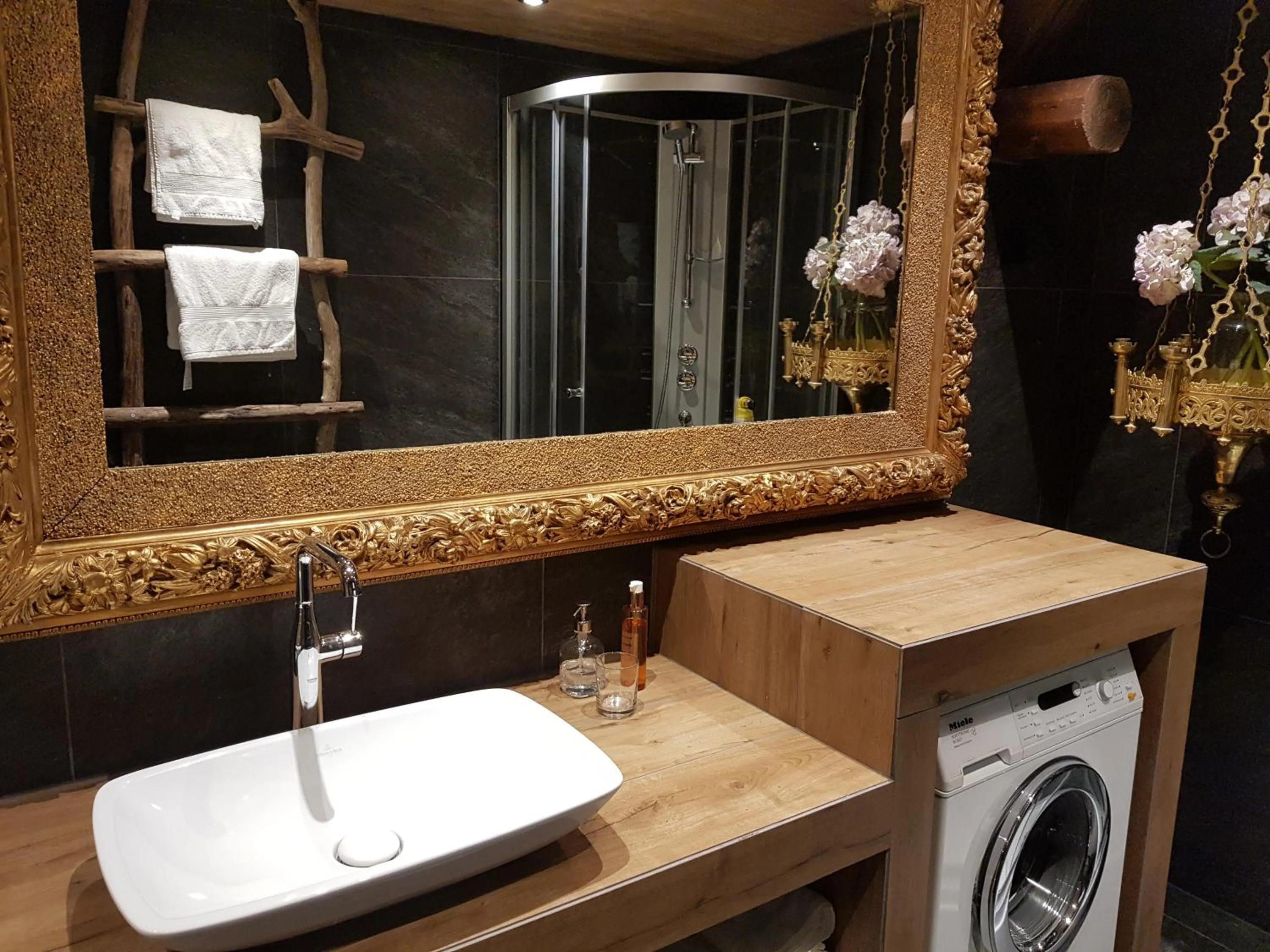 Bathroom in Lysko Gjestegård