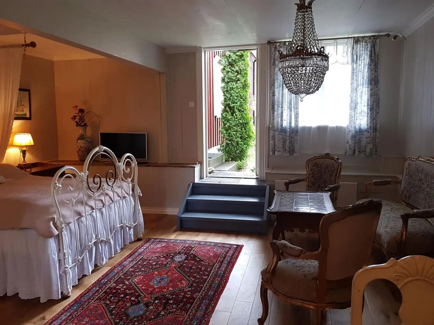 Photo of the whole room, Bed in Lysko Gjestegård