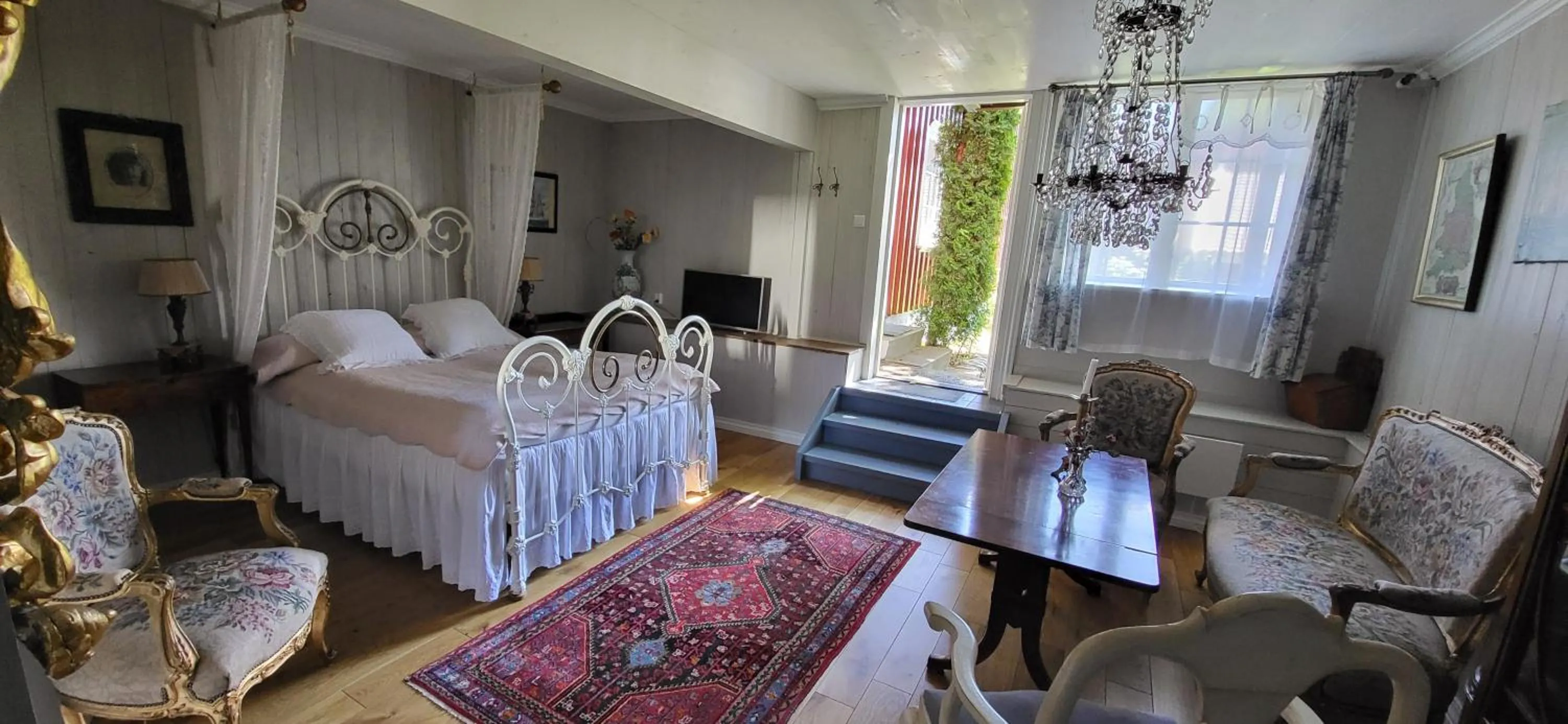 Seating area in Lysko Gjestegård