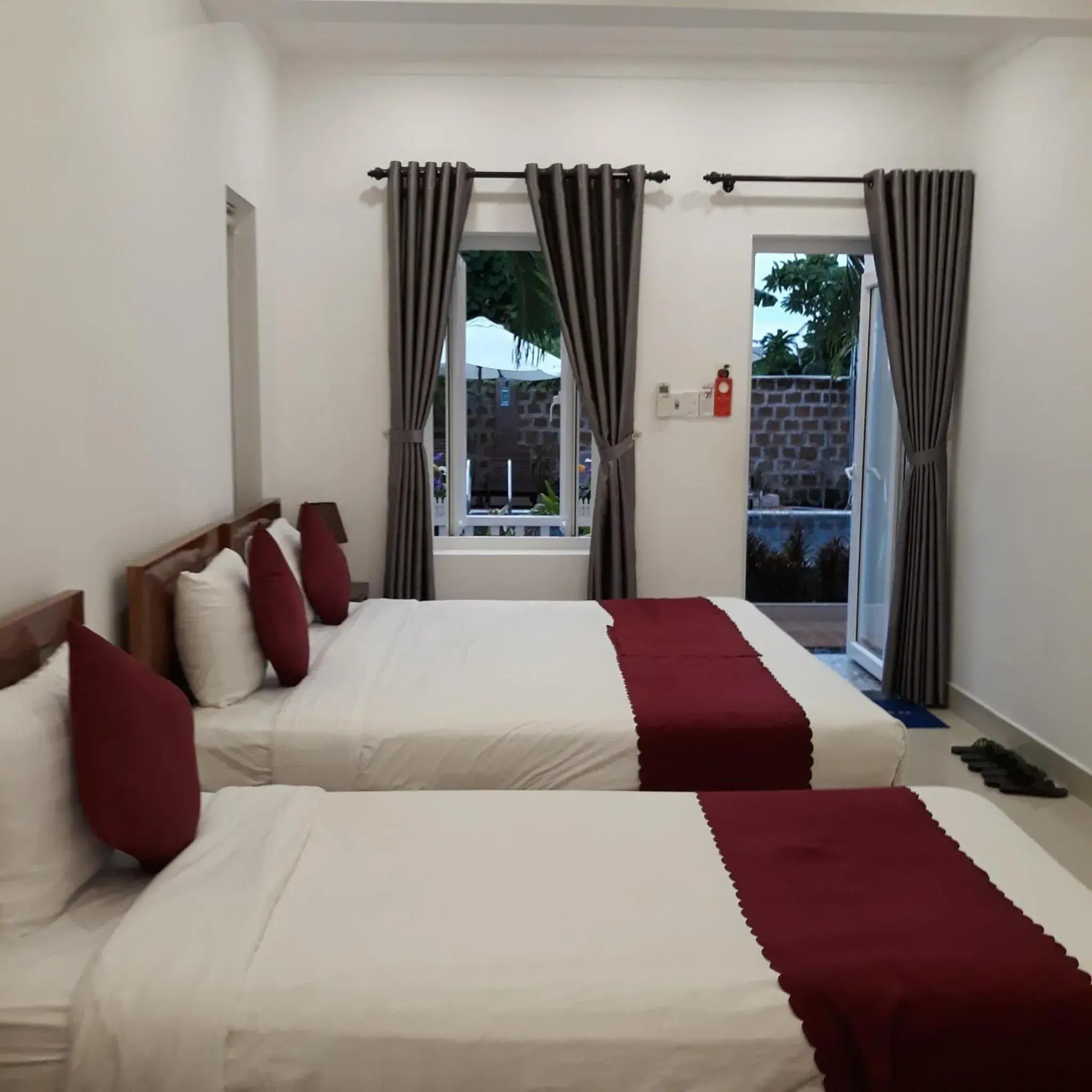 Deluxe Queen Room with Two Queen Beds in Red House Homestay - Villa Deluxe Queen Room with Two Queen Beds in Red House Homestay - Villa