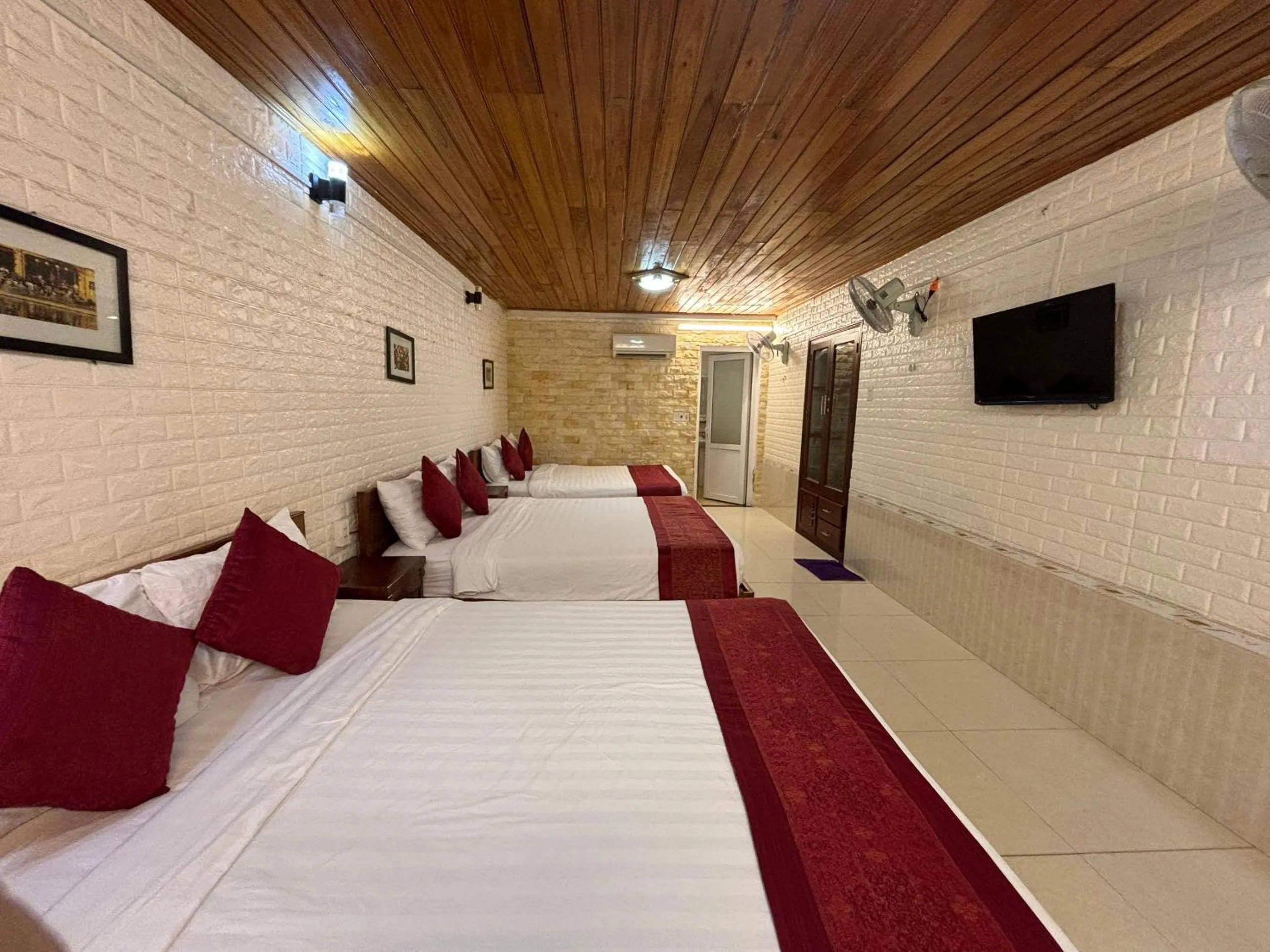 Bed in Red House Homestay - Villa