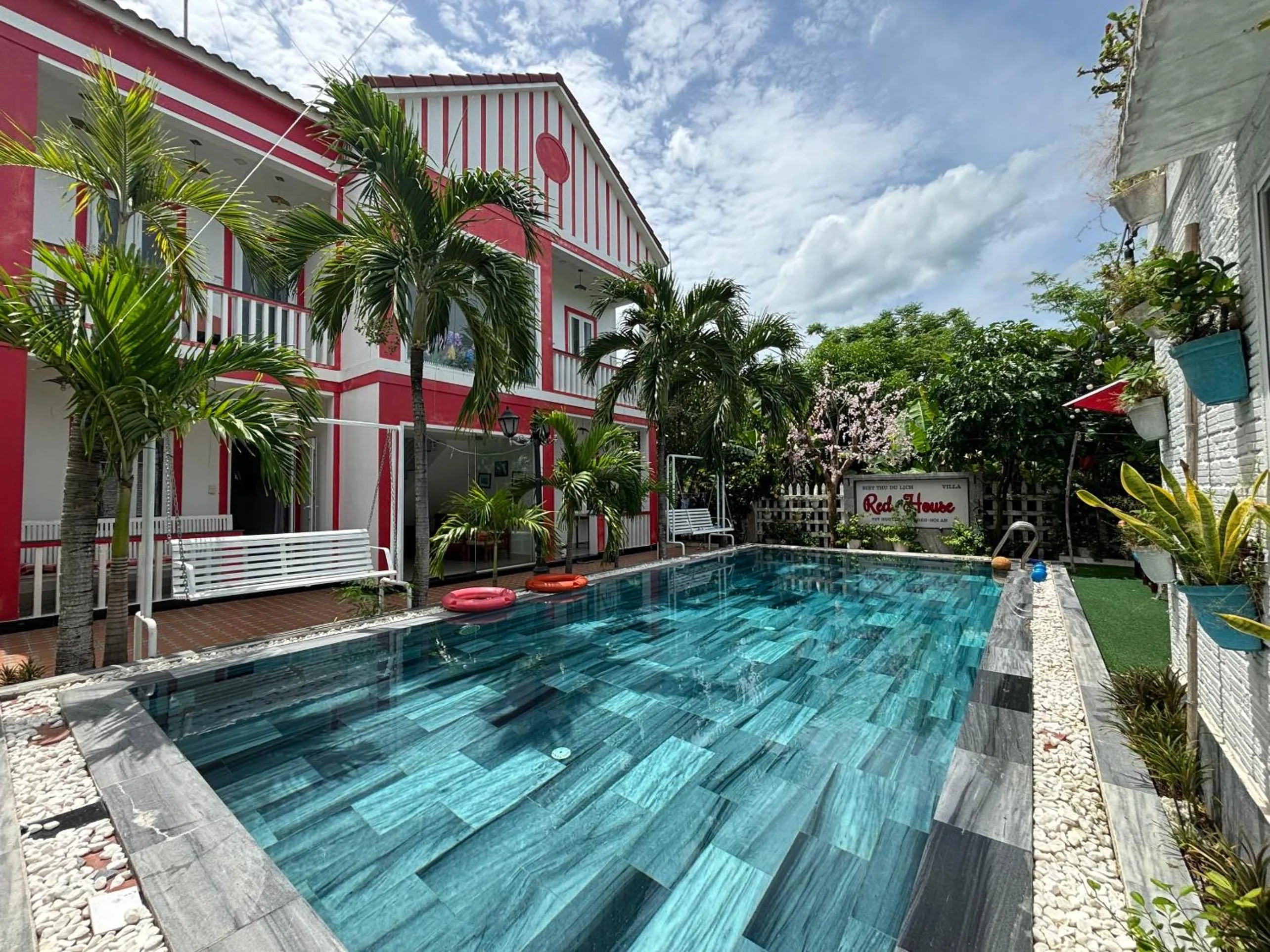 Garden in Red House Homestay - Villa