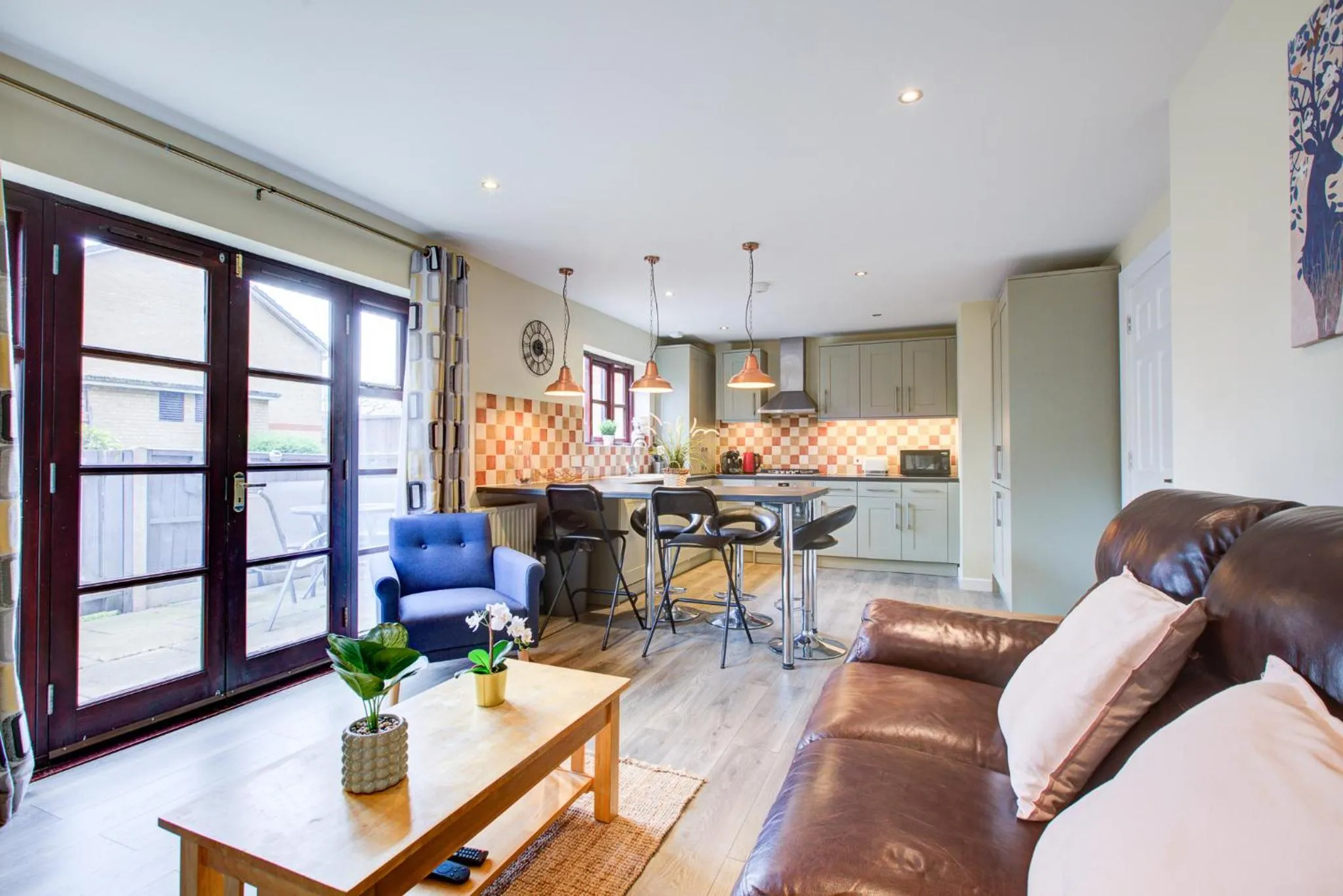 Spacious & Modern 2 Bed sleeps 5 in Walthamstow