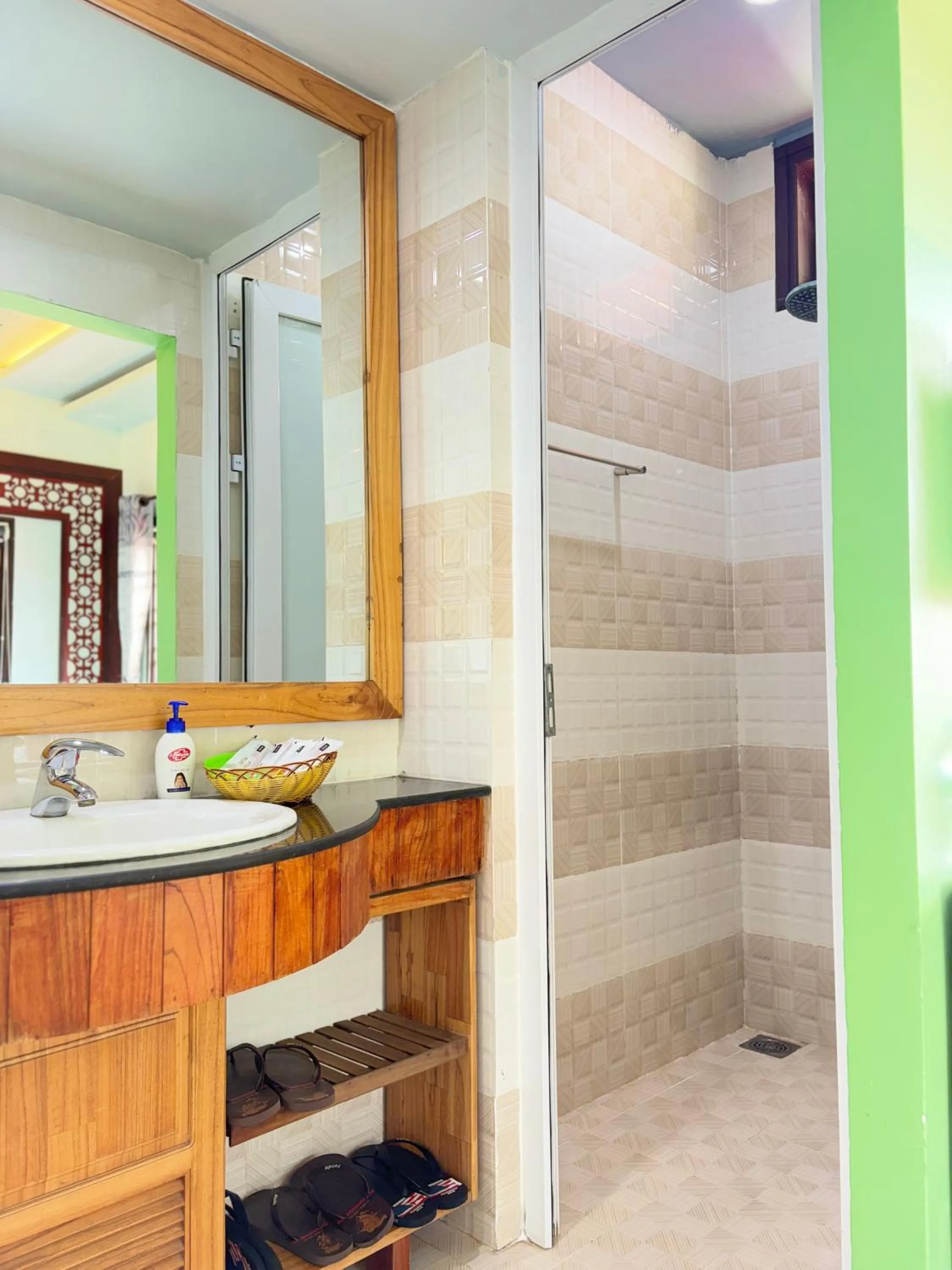 Shower in Tue Tam Garden Villa
