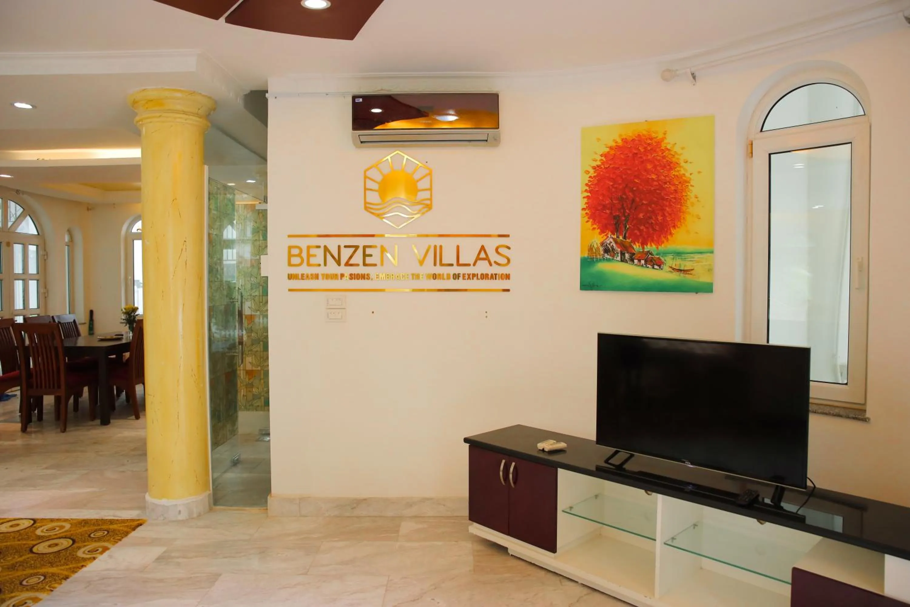 Communal lounge/ TV room in Benzen Villas Nha Trang