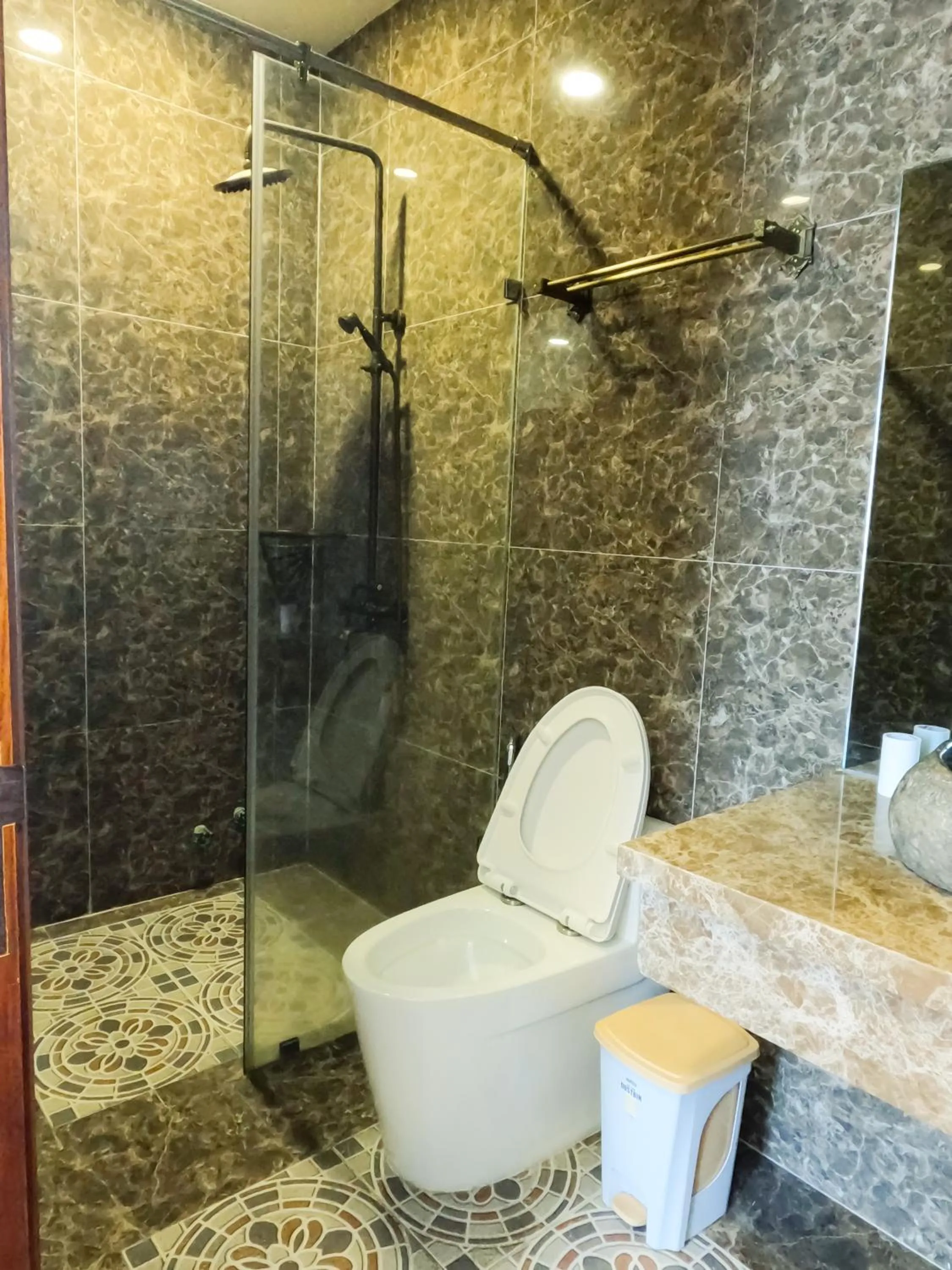 Toilet in Benzen Villas Nha Trang