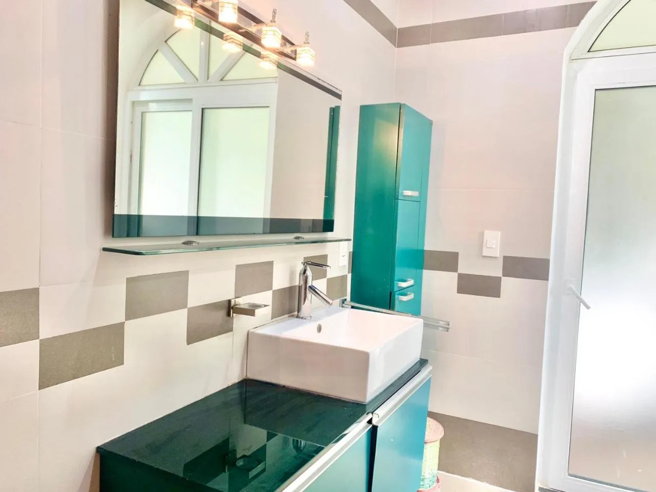 Bathroom in Benzen Villas Nha Trang