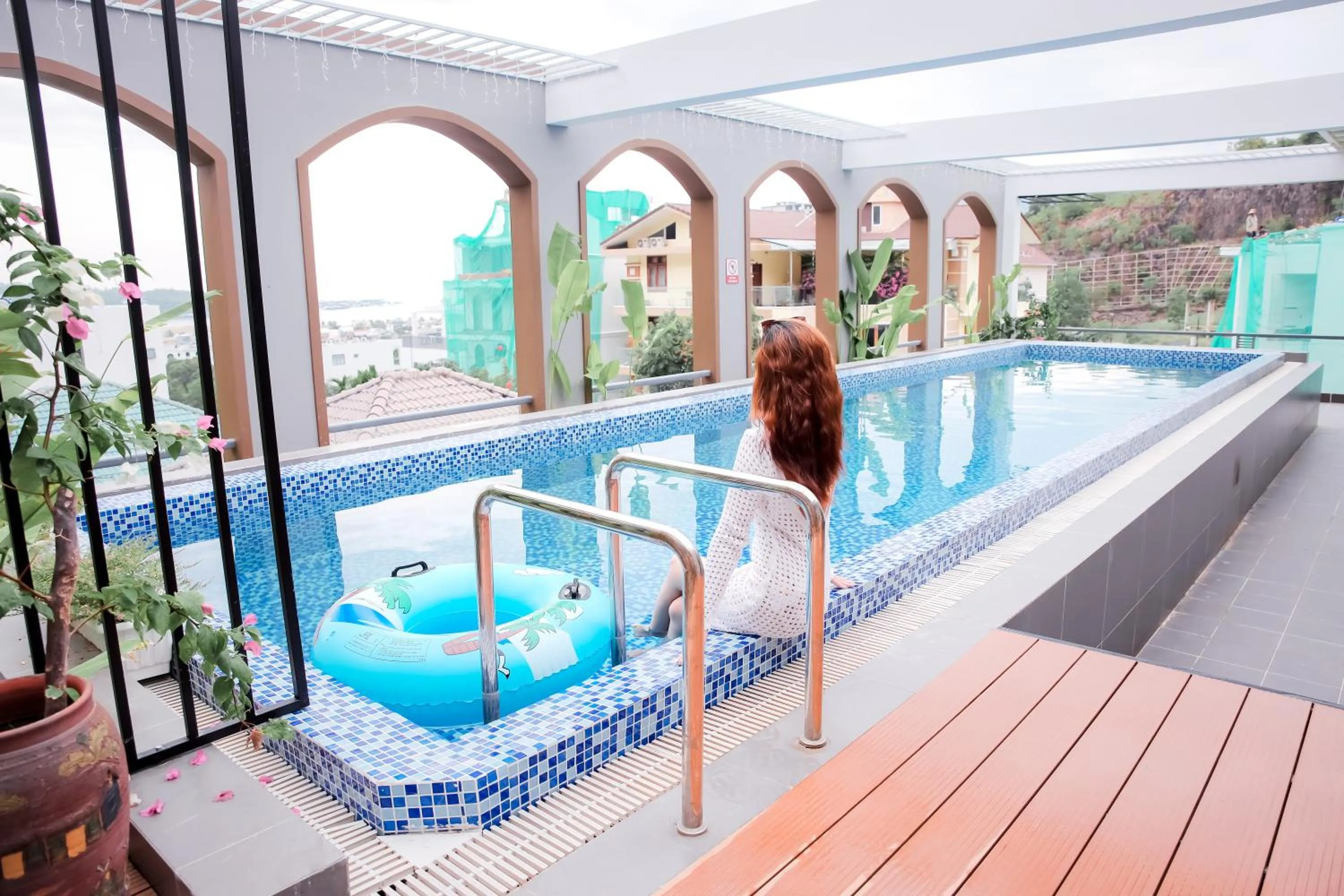 Swimming pool in Benzen Villas Nha Trang