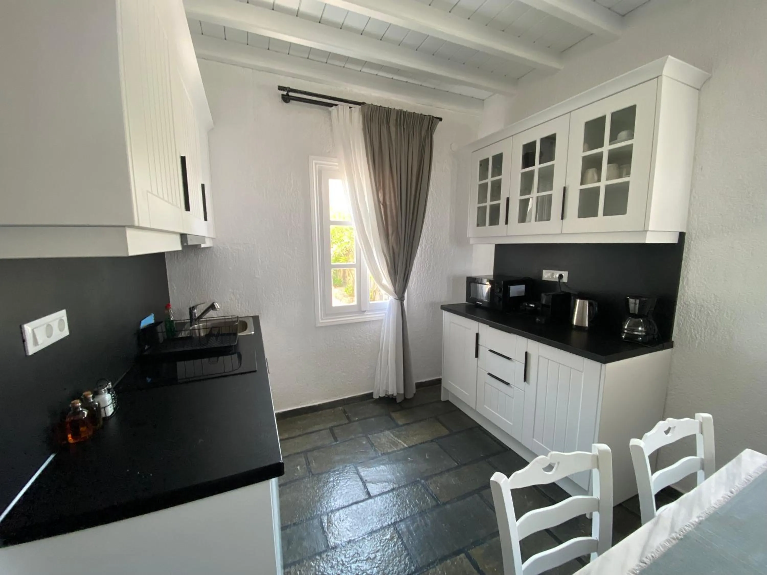 Kitchen or kitchenette in Thalasses Villas