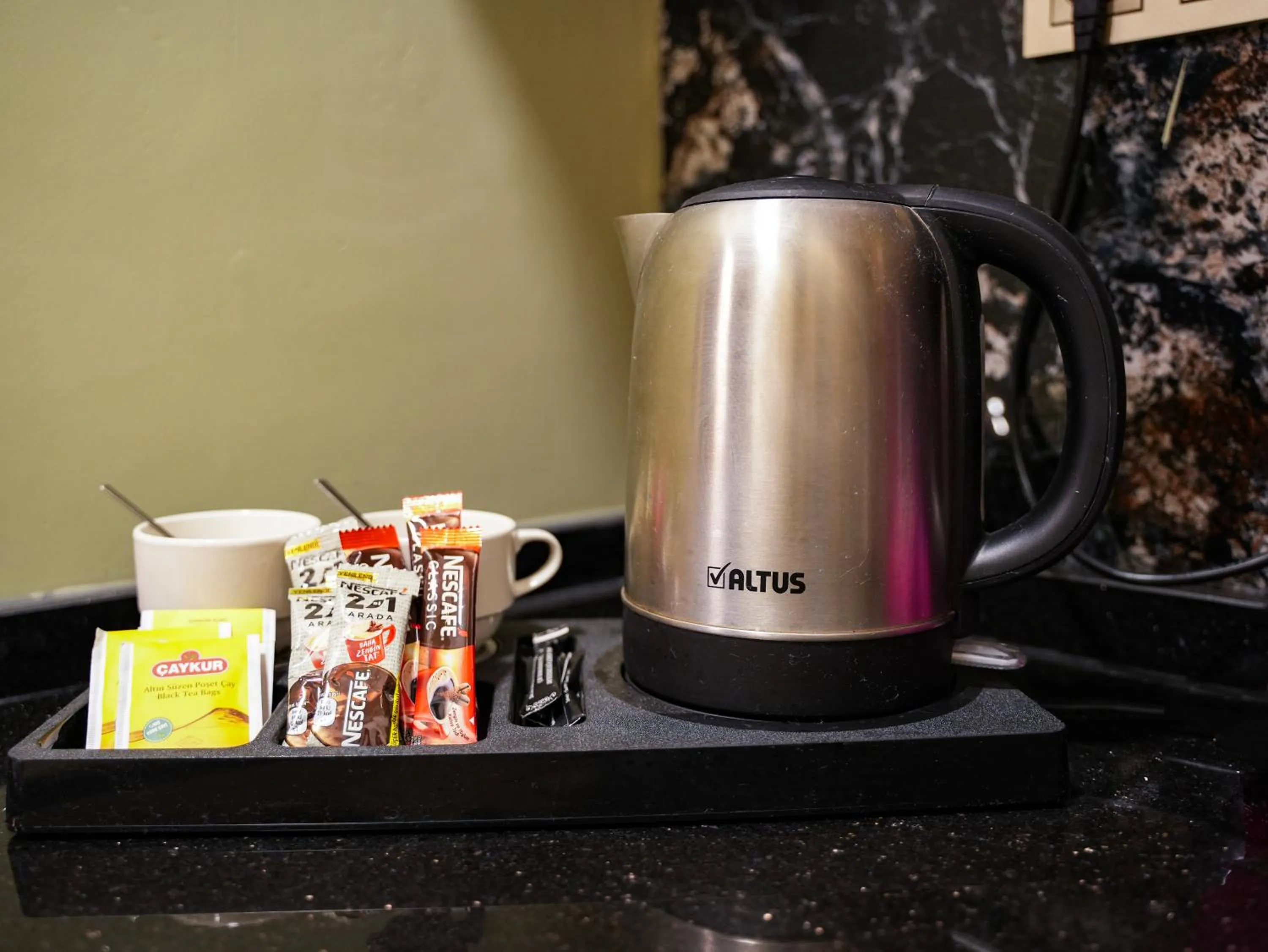 Coffee/tea facilities in Whıte Moon Hotel Suites