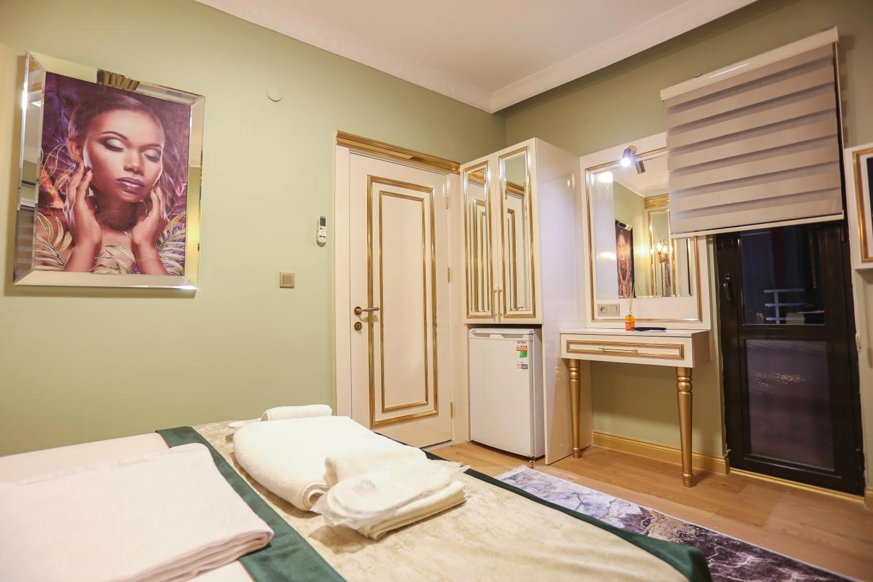 Balcony/Terrace, Bed in Whıte Moon Hotel Suites