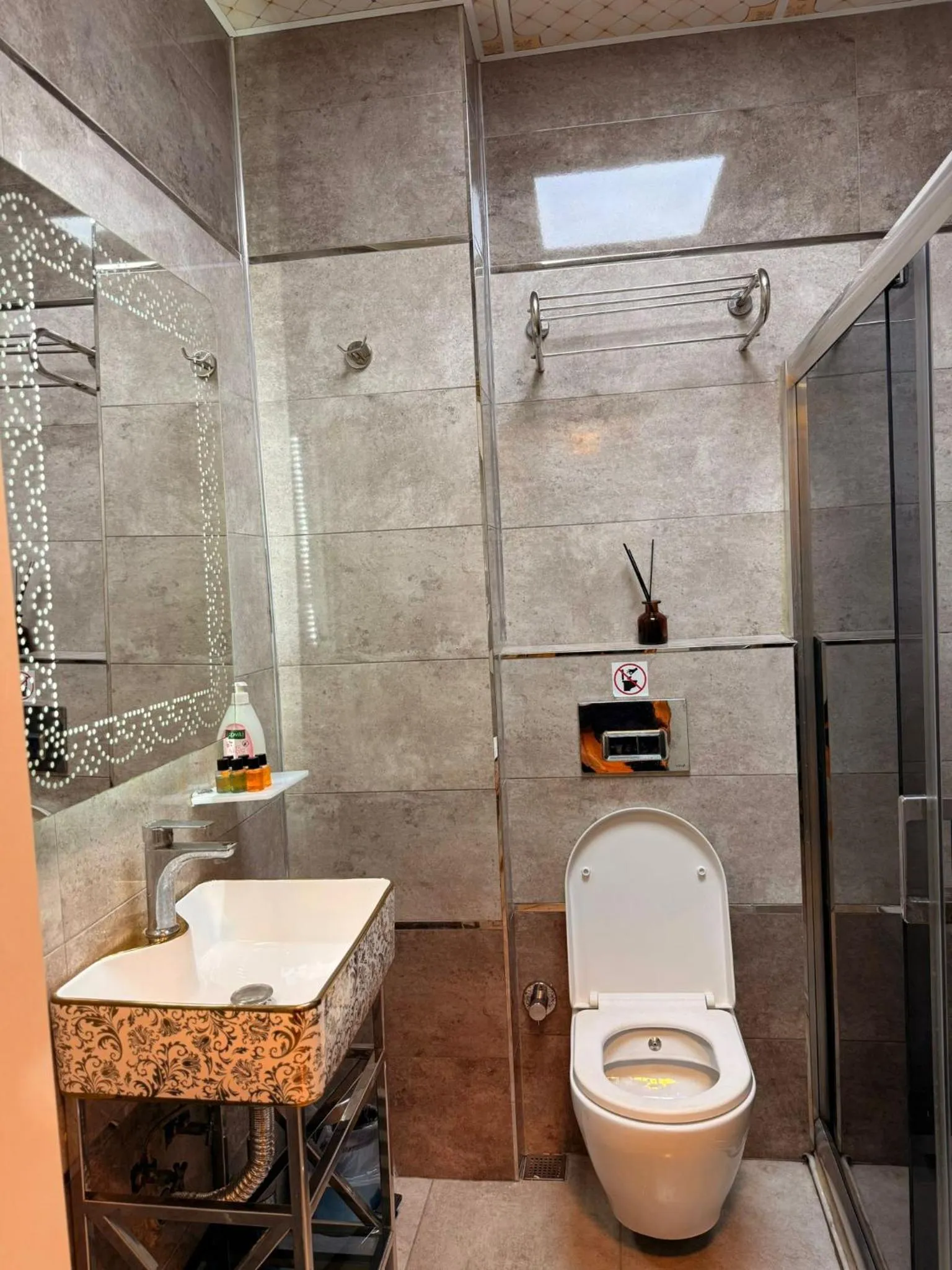 Shower in Whıte Moon Hotel Suites