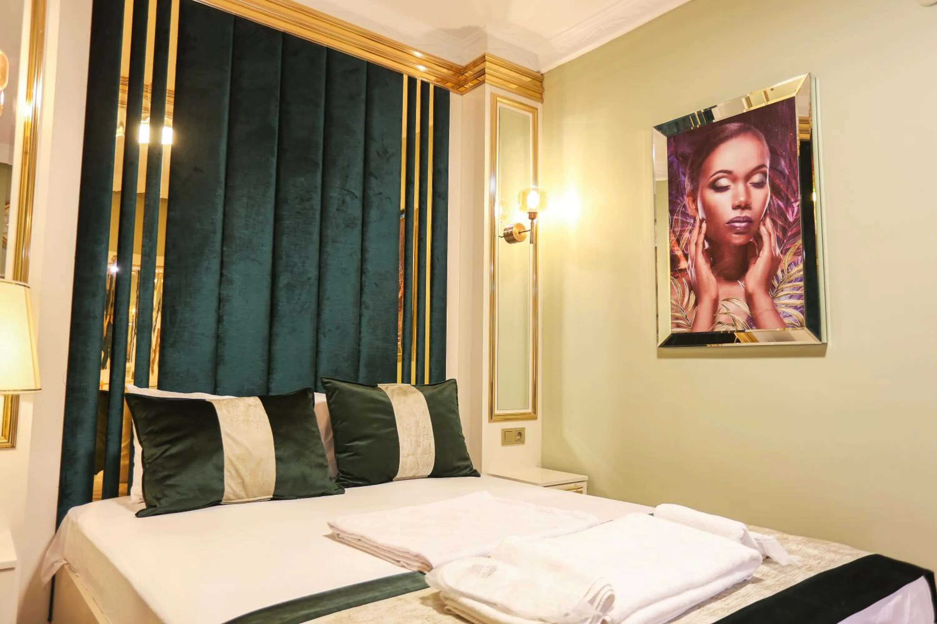 Decorative detail, Bed in Whıte Moon Hotel Suites