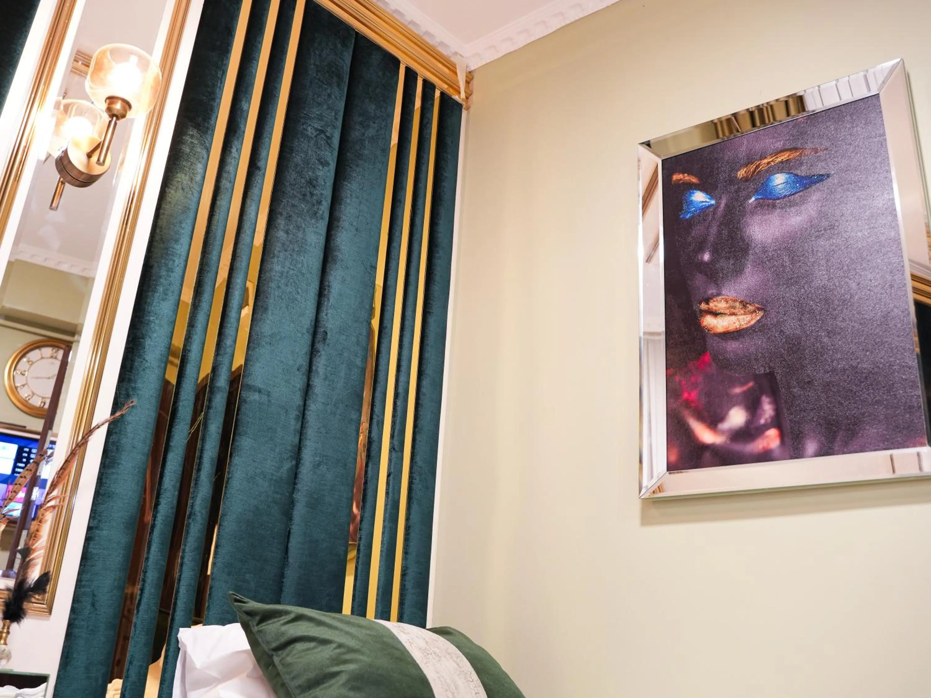 Decorative detail in Whıte Moon Hotel Suites