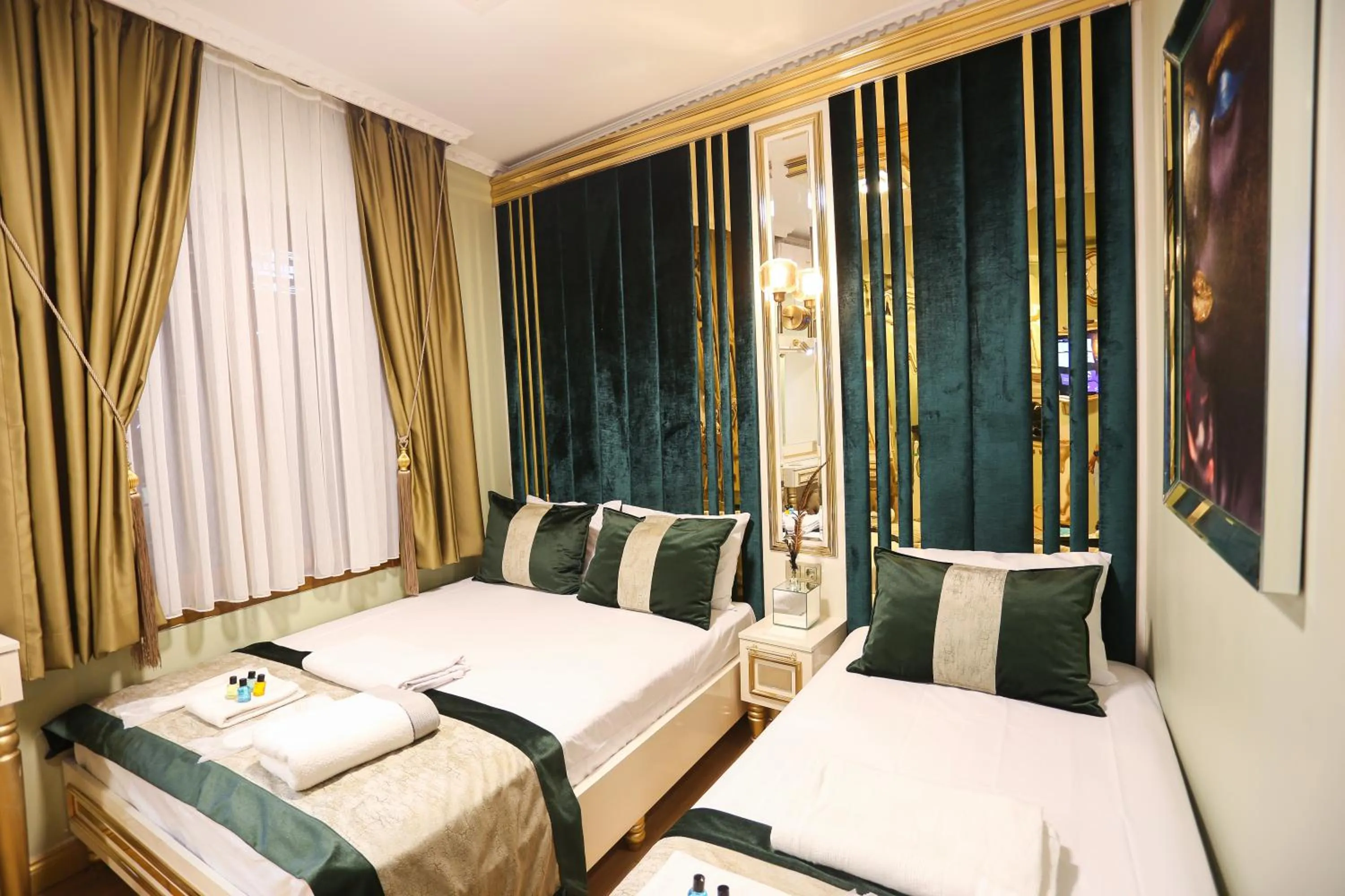 Bedroom, Bed in Whıte Moon Hotel Suites