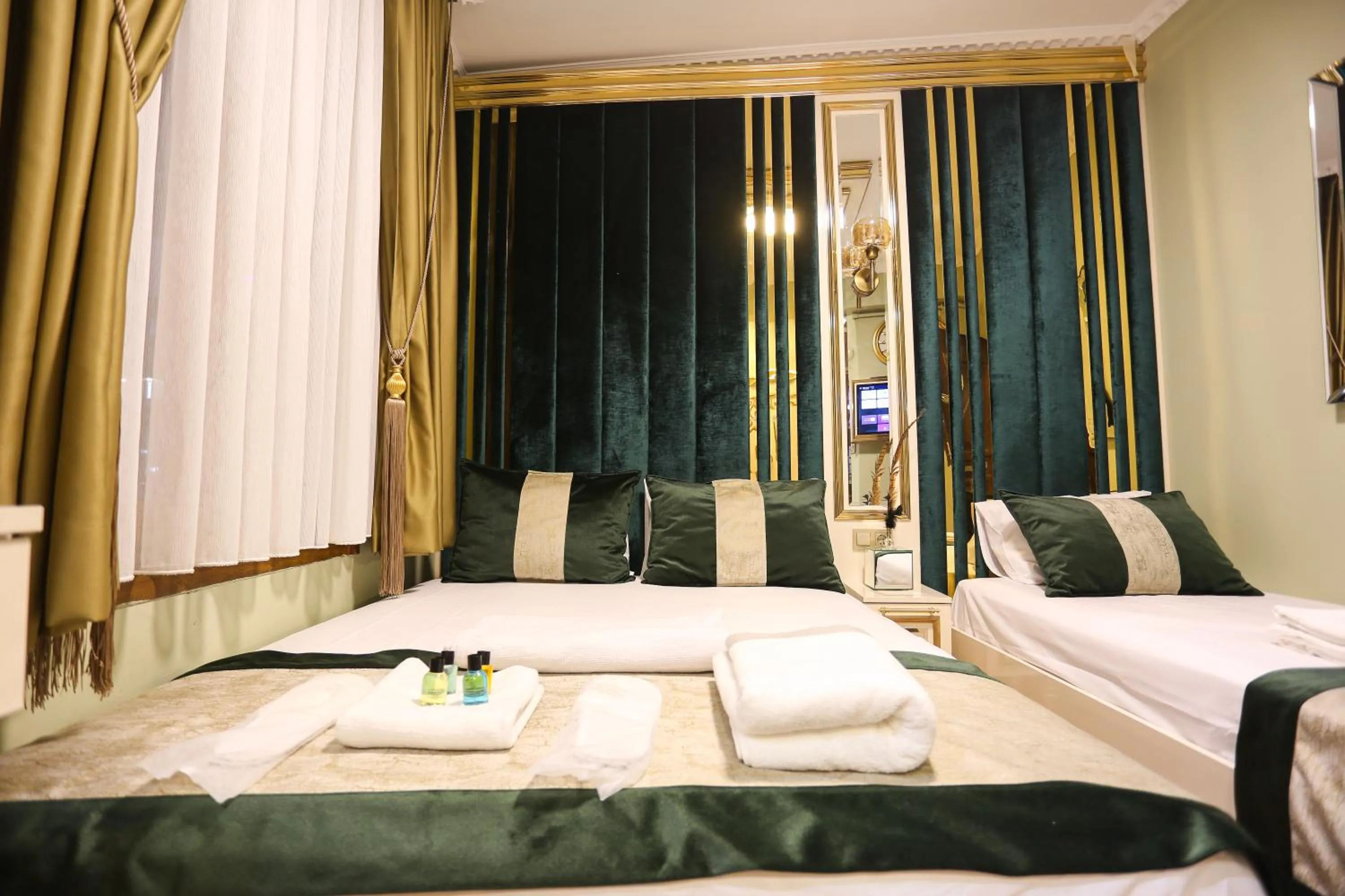 Bedroom, Bed in Whıte Moon Hotel Suites